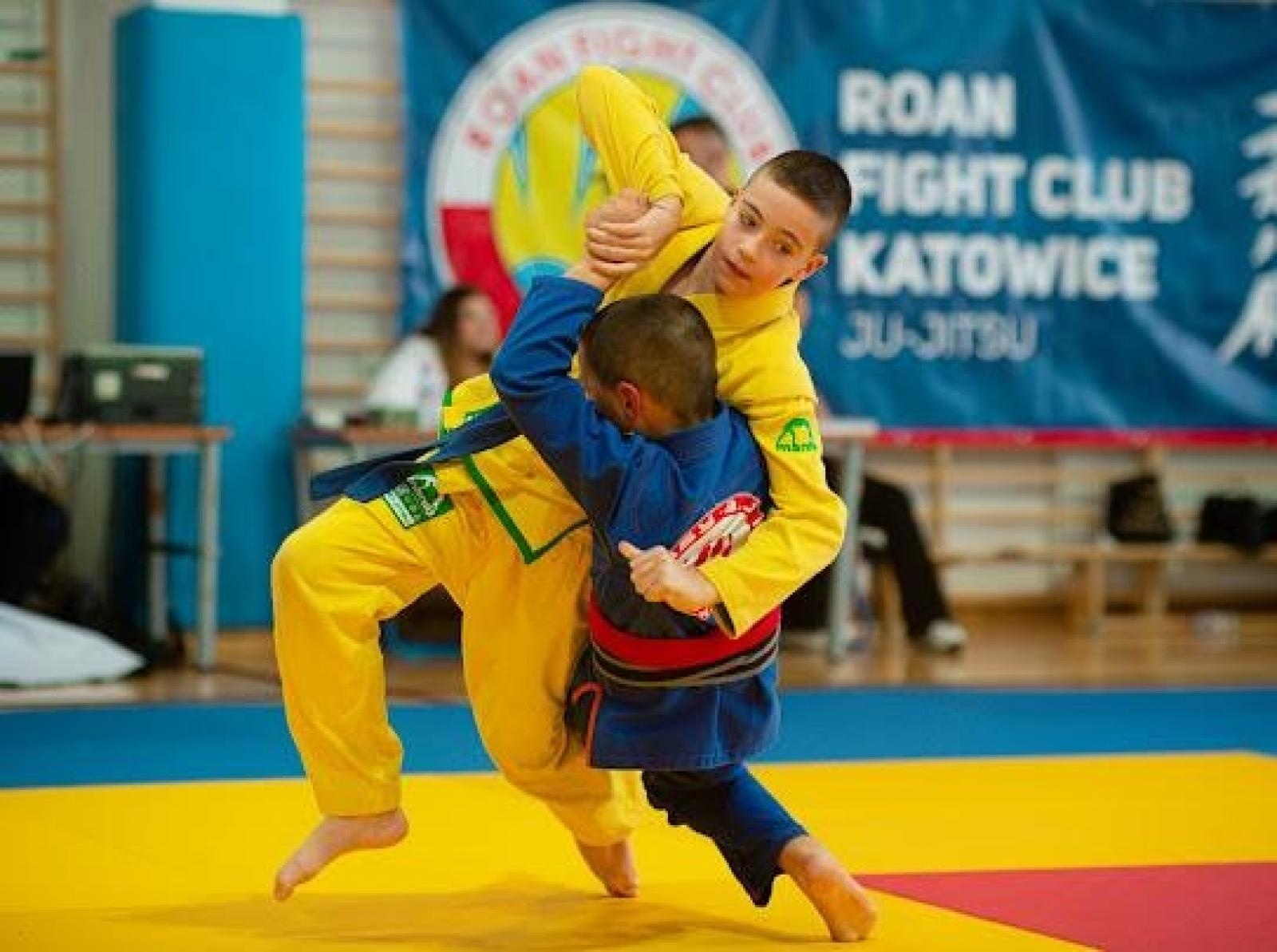 Zdjęcie w galerii na portalu naszraciborz.pl: Łamatorzy z Raciborza wrócili na maty wiadomości z regionu