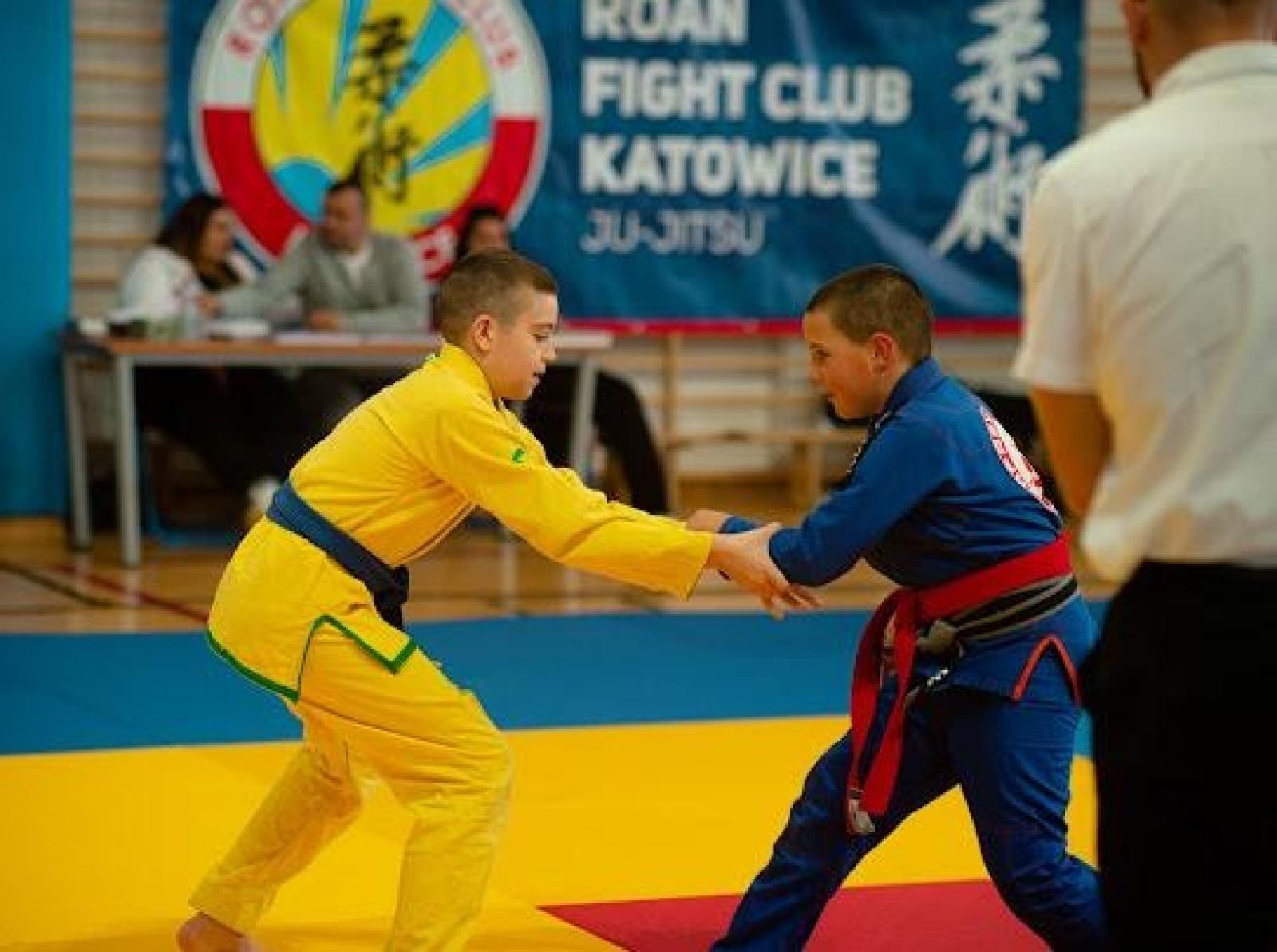 Zdjęcie w galerii na portalu naszraciborz.pl: Łamatorzy z Raciborza wrócili na maty wiadomości z regionu