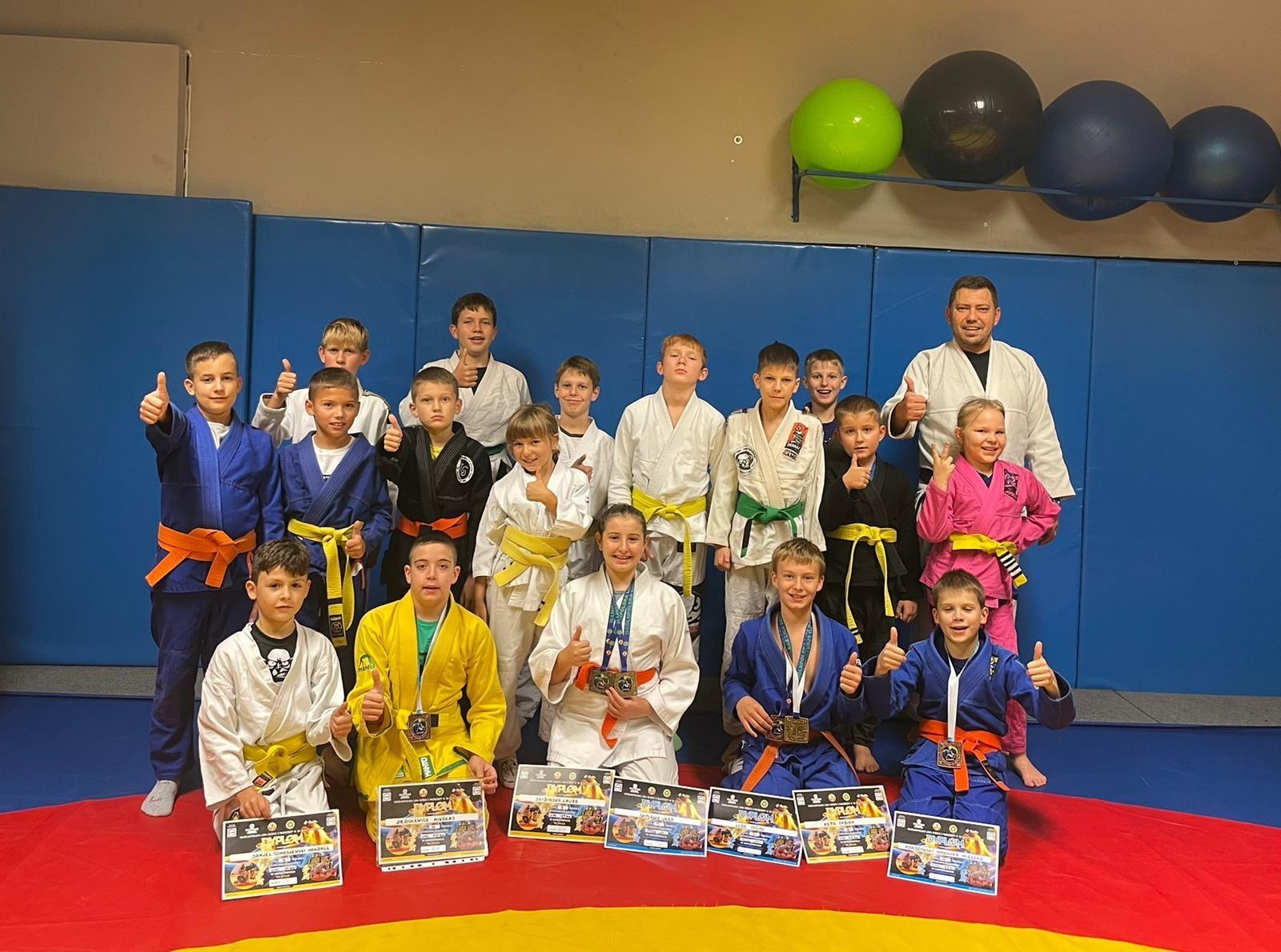 Zdjęcie w galerii na portalu naszraciborz.pl: Łamatorzy z Raciborza wrócili na maty wiadomości z regionu