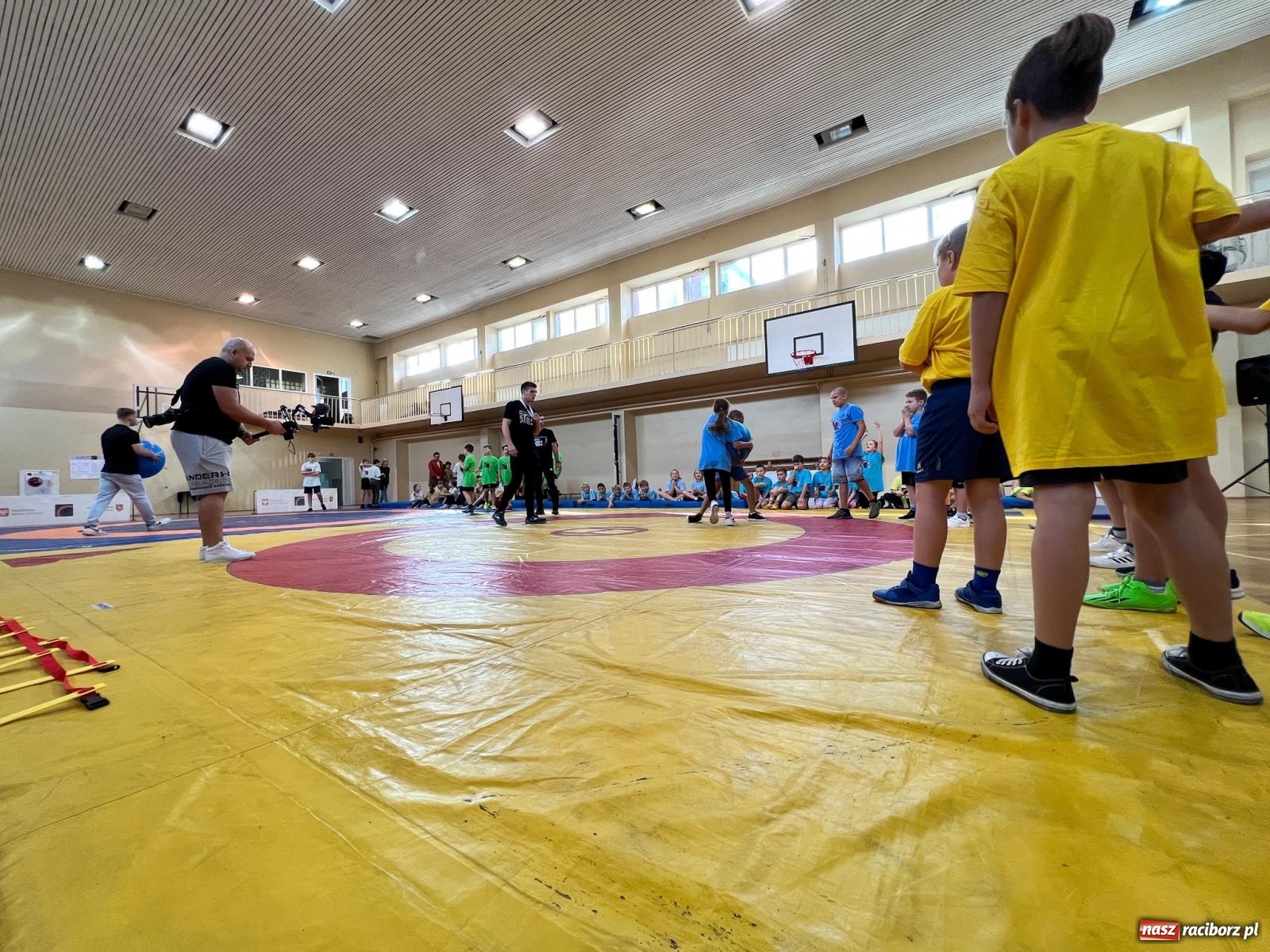 Zdjęcie w galerii na portalu naszraciborz.pl: Legenda polskich zapasów w Raciborzu. Turniej w ZSOMS [FOTO i WIDEO] wiadomości z regionu