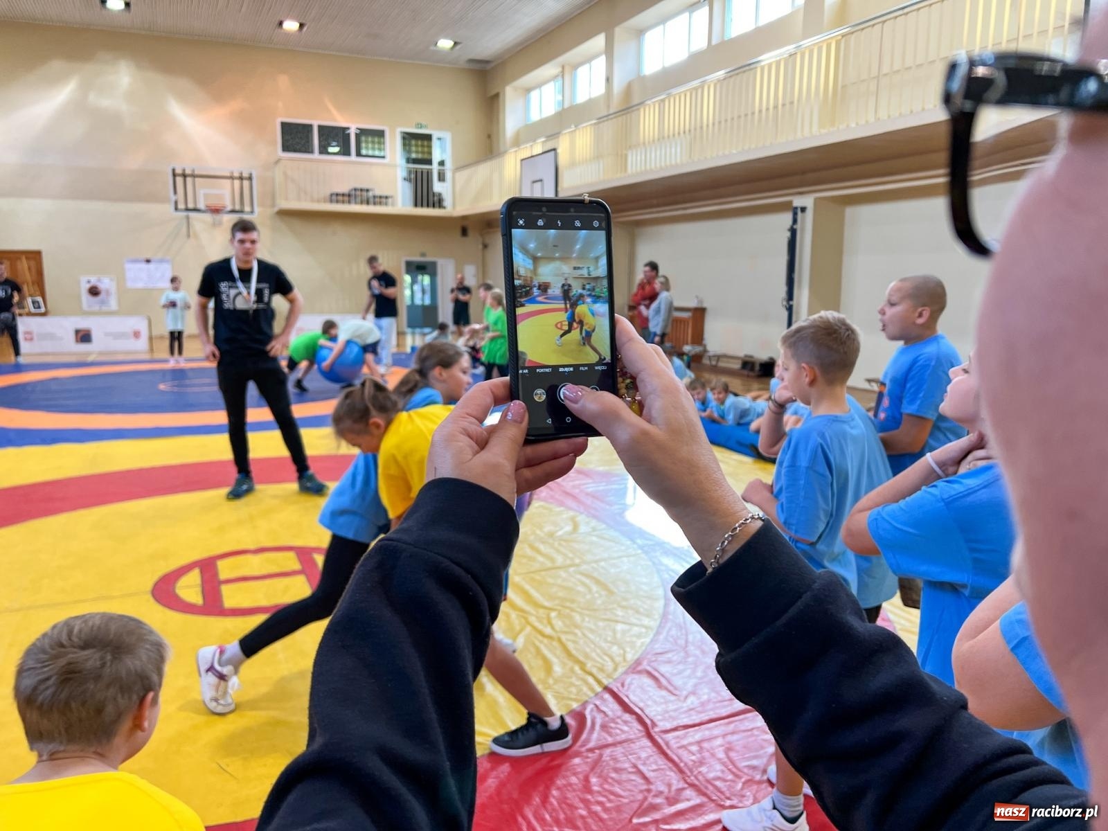 Zdjęcie w galerii na portalu naszraciborz.pl: Legenda polskich zapasów w Raciborzu. Turniej w ZSOMS [FOTO i WIDEO] wiadomości z regionu