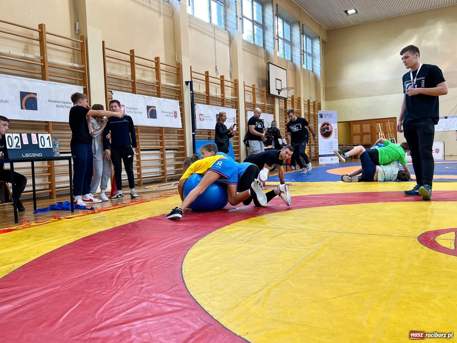 Zdjęcie w galerii na portalu naszraciborz.pl: Legenda polskich zapasów w Raciborzu. Turniej w ZSOMS [FOTO i WIDEO] wiadomości z regionu