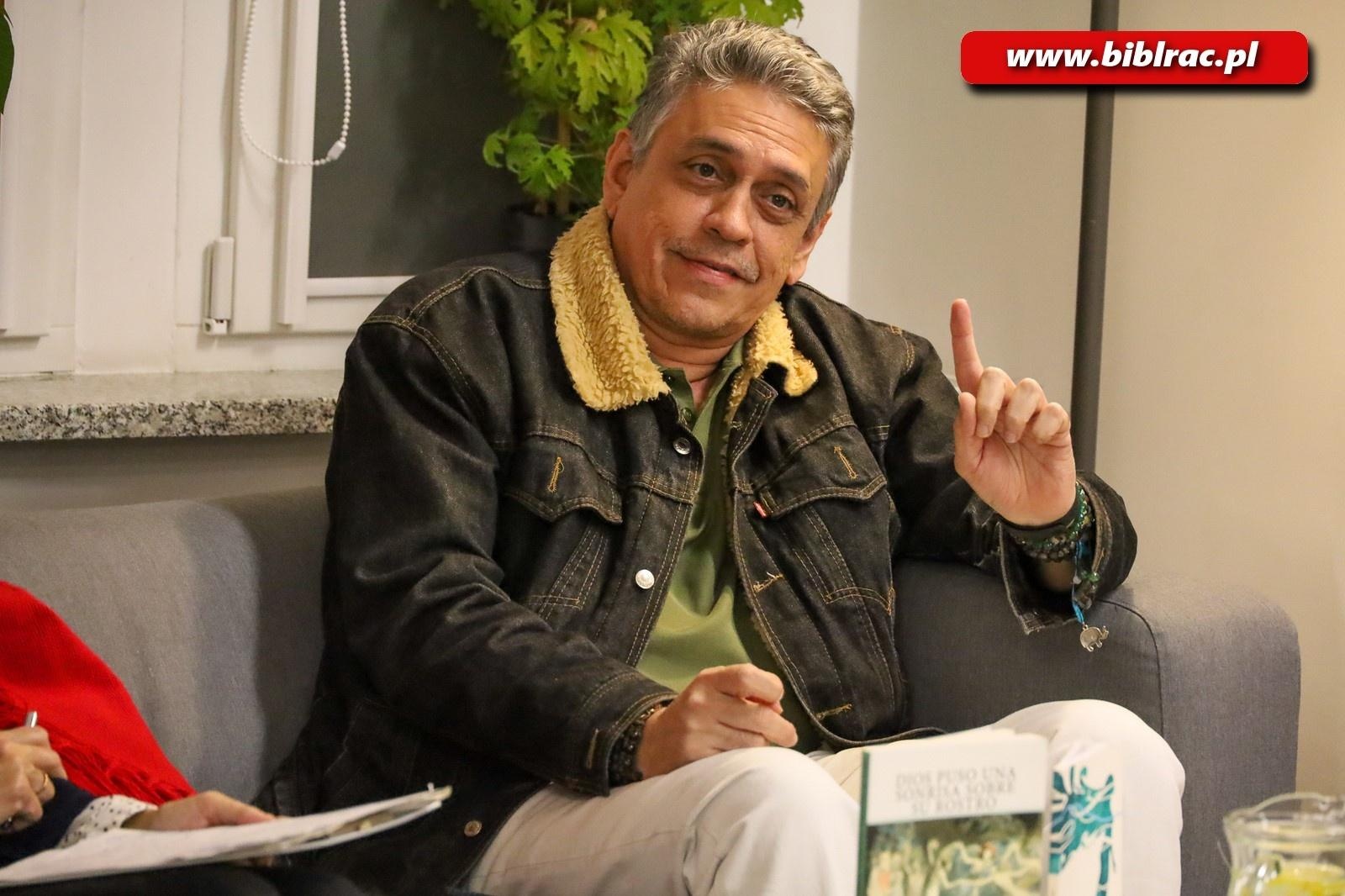 Zdjęcie w galerii na portalu naszraciborz.pl: Kolumbijski poeta Chavarro na emeryturze mógłby mieszkać… w Polsce! wiadomości z regionu