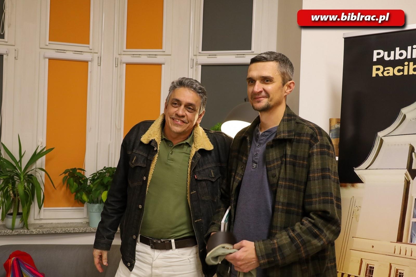 Zdjęcie w galerii na portalu naszraciborz.pl: Kolumbijski poeta Chavarro na emeryturze mógłby mieszkać… w Polsce! wiadomości z regionu