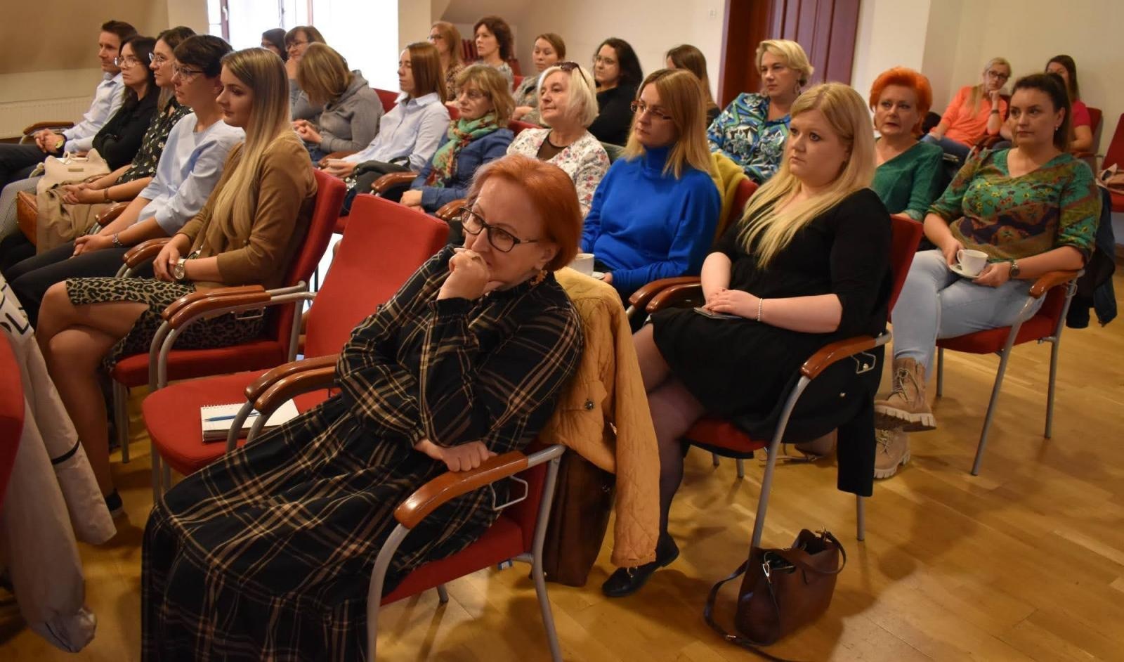 Zdjęcie w galerii na portalu naszraciborz.pl: Na zamku dyskutowano o zdrowiu psychicznym wiadomości z regionu