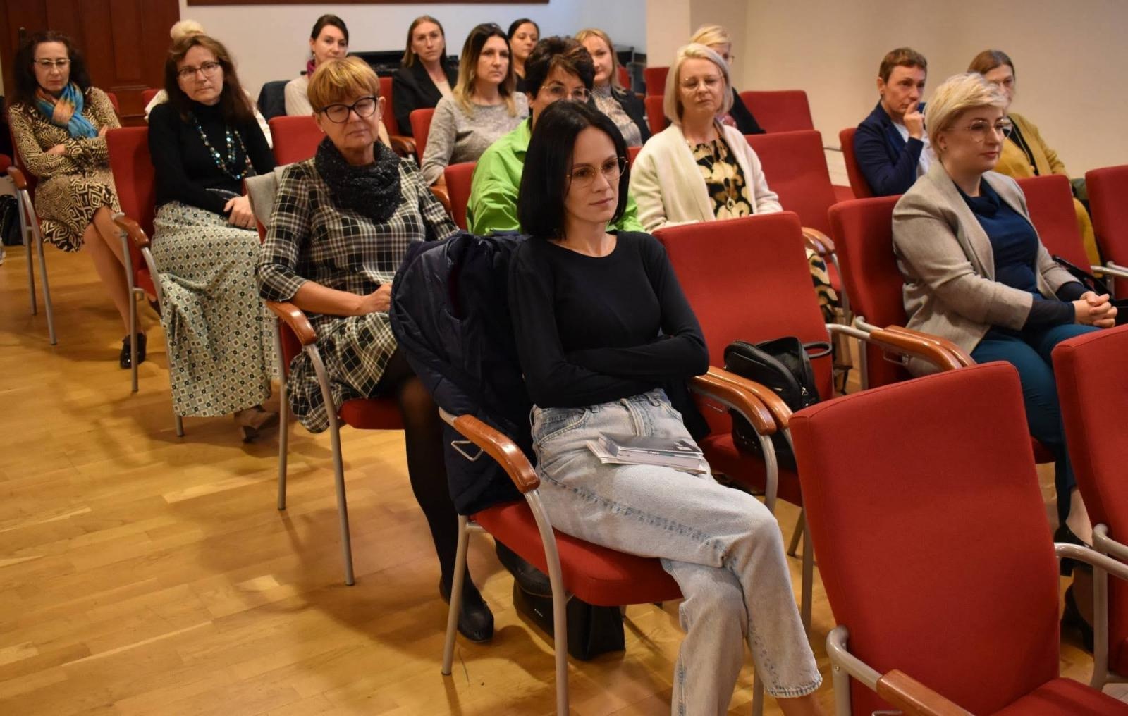 Zdjęcie w galerii na portalu naszraciborz.pl: Na zamku dyskutowano o zdrowiu psychicznym wiadomości z regionu