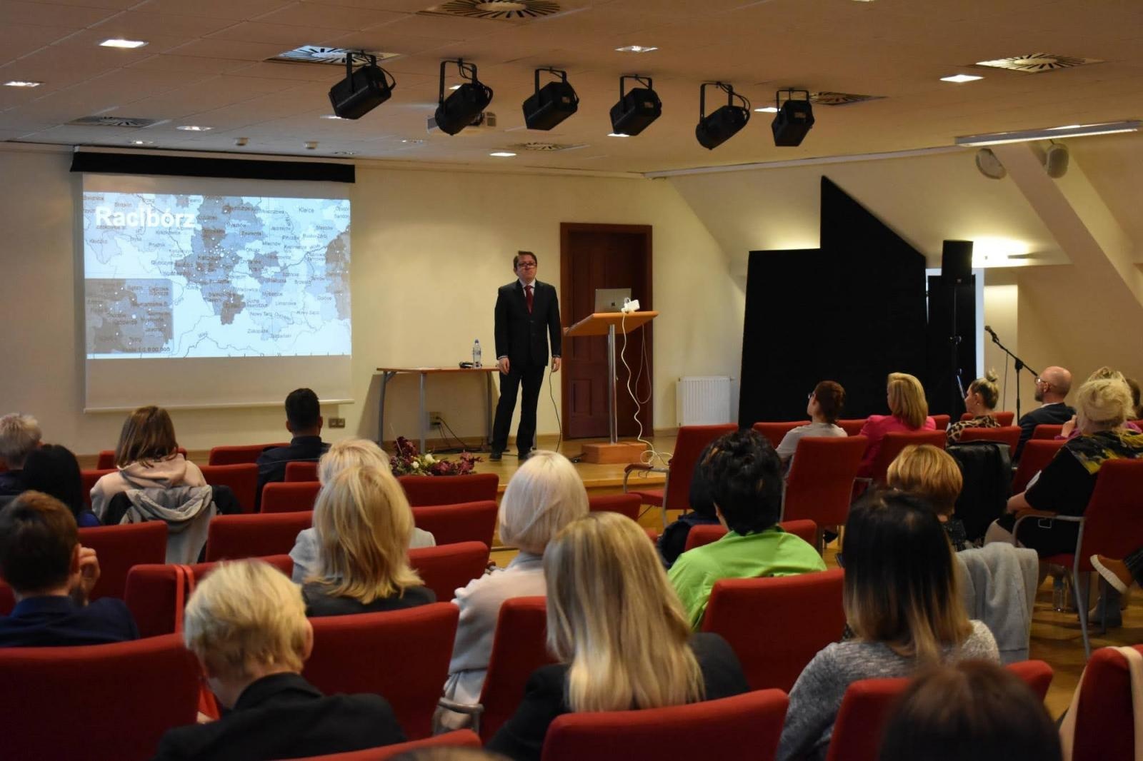 Zdjęcie w galerii na portalu naszraciborz.pl: Na zamku dyskutowano o zdrowiu psychicznym wiadomości z regionu