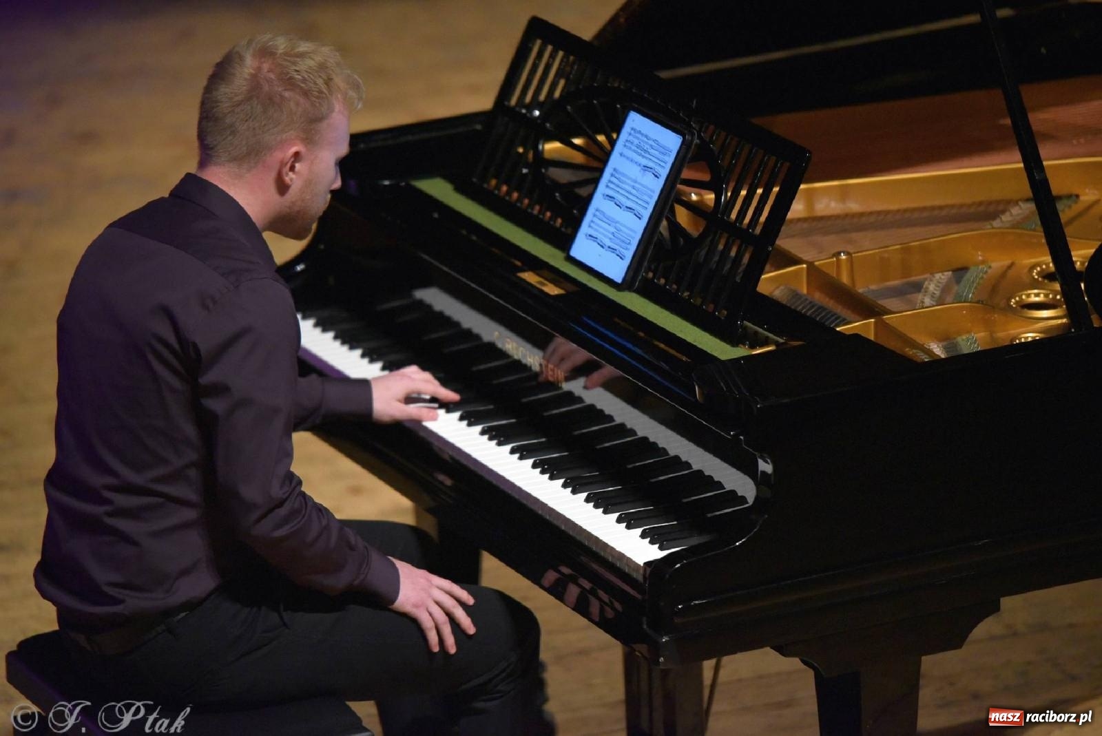 Zdjęcie w galerii na portalu naszraciborz.pl: Ostrawscy filharmonicy z koncertem w Raciborzu [FOTO i WIDEO] wiadomości z regionu