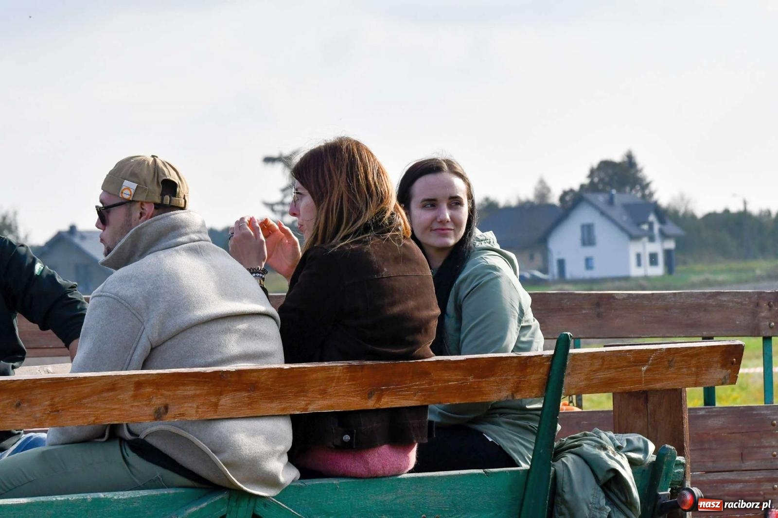 Zdjęcie w galerii na portalu naszraciborz.pl: Parada i pogoń z lisem, czyli piknik św. Huberta w Kornowacu [FOTO i WIDEO] wiadomości z regionu