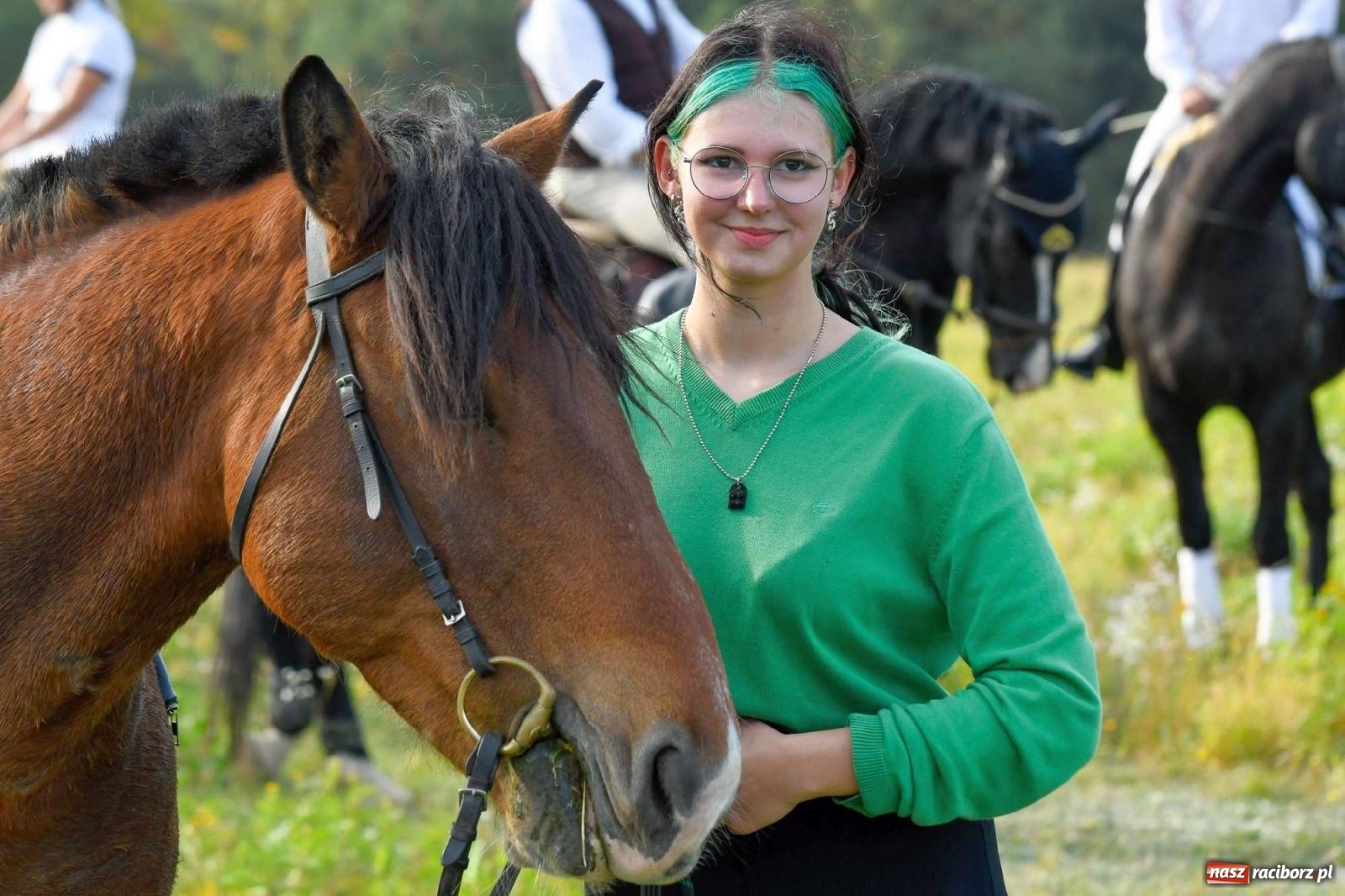 Zdjęcie w galerii na portalu naszraciborz.pl: Parada i pogoń z lisem, czyli piknik św. Huberta w Kornowacu [FOTO i WIDEO] wiadomości z regionu