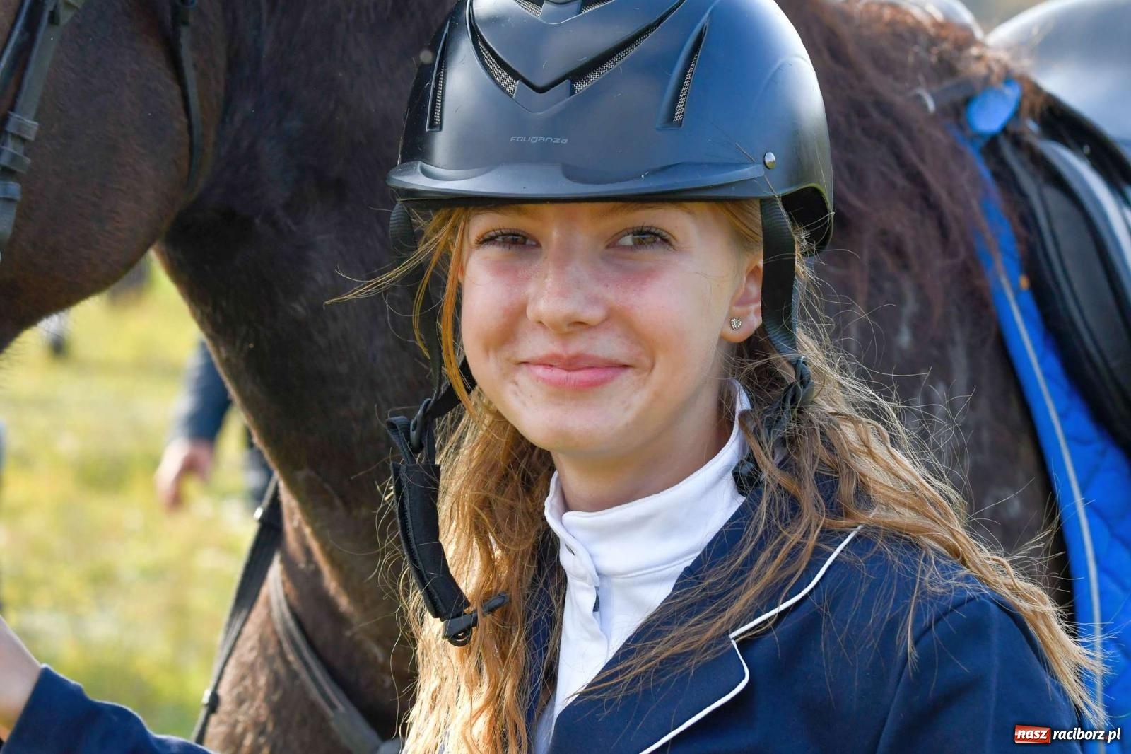 Zdjęcie w galerii na portalu naszraciborz.pl: Parada i pogoń z lisem, czyli piknik św. Huberta w Kornowacu [FOTO i WIDEO] wiadomości z regionu