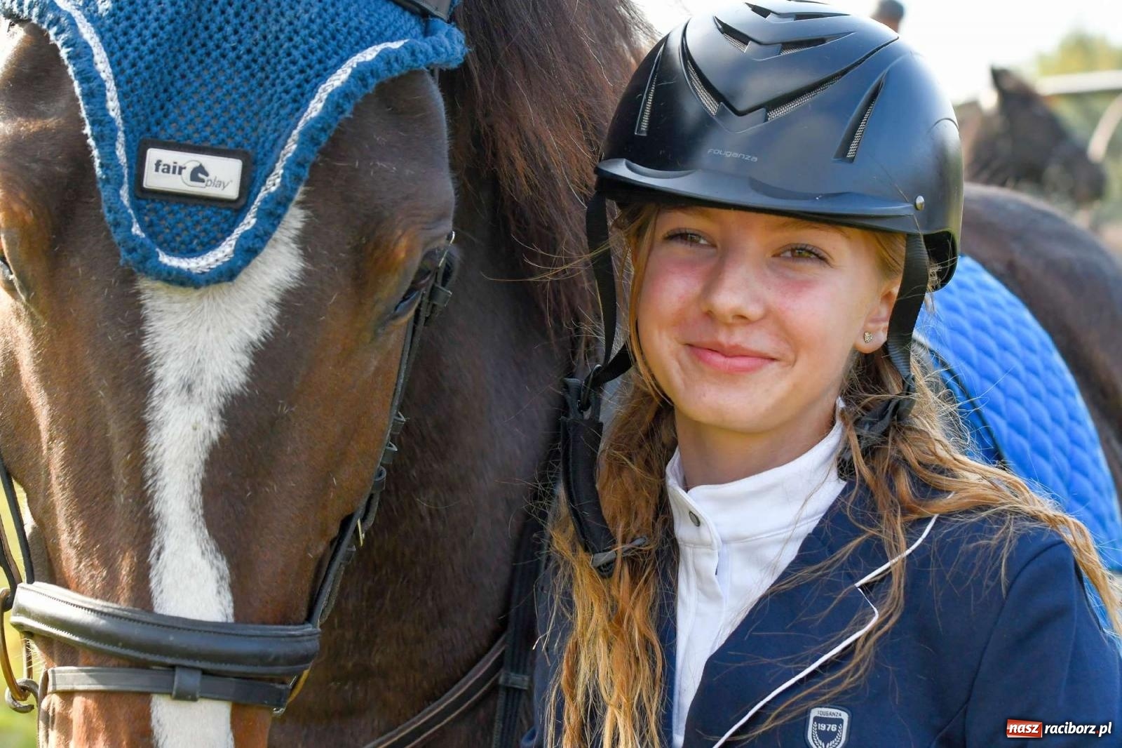 Zdjęcie w galerii na portalu naszraciborz.pl: Parada i pogoń z lisem, czyli piknik św. Huberta w Kornowacu [FOTO i WIDEO] wiadomości z regionu