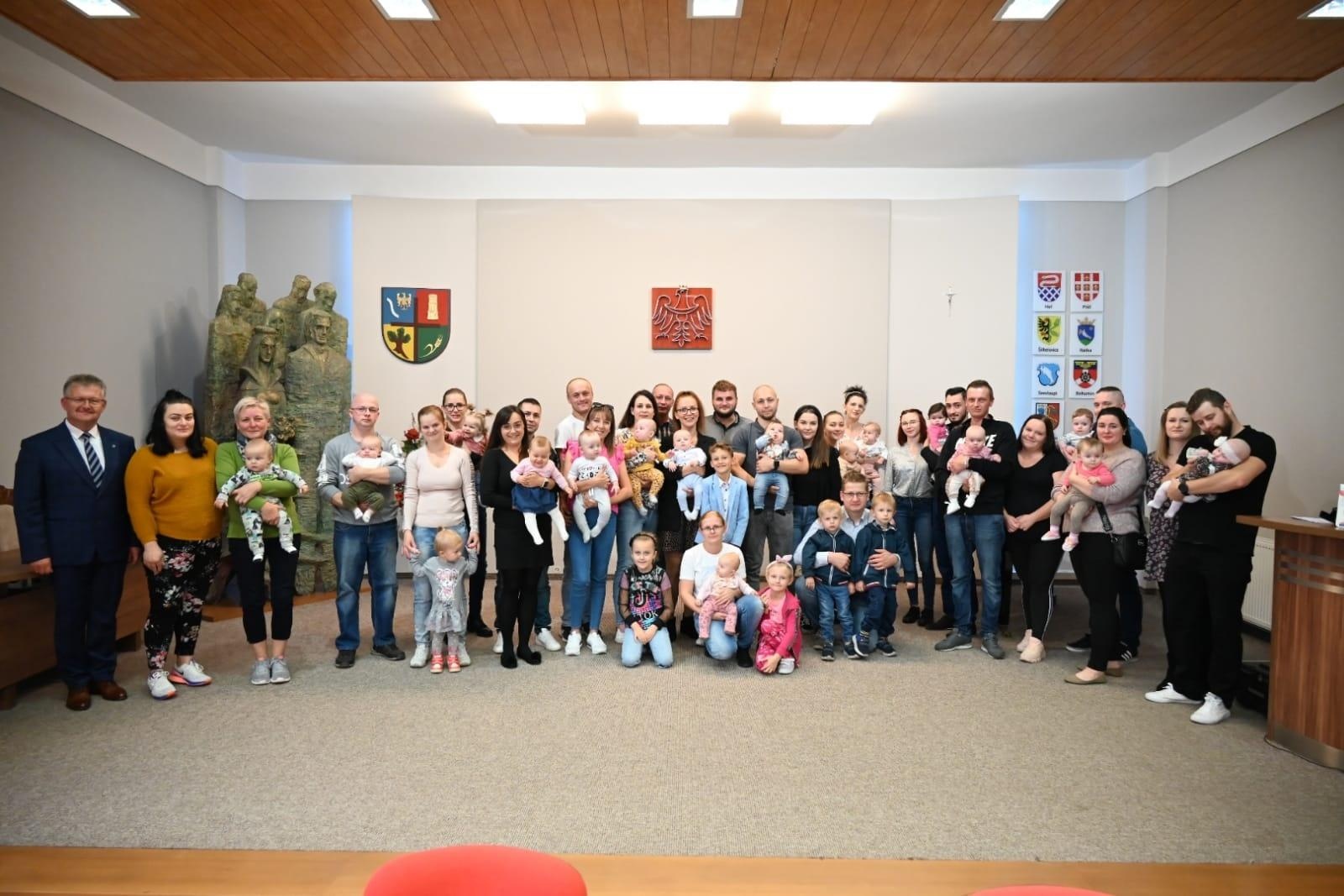 Zdjęcie w galerii na portalu naszraciborz.pl: W gminie Krzyżanowice powitano najmłodszych obywateli [FOTO] wiadomości z regionu