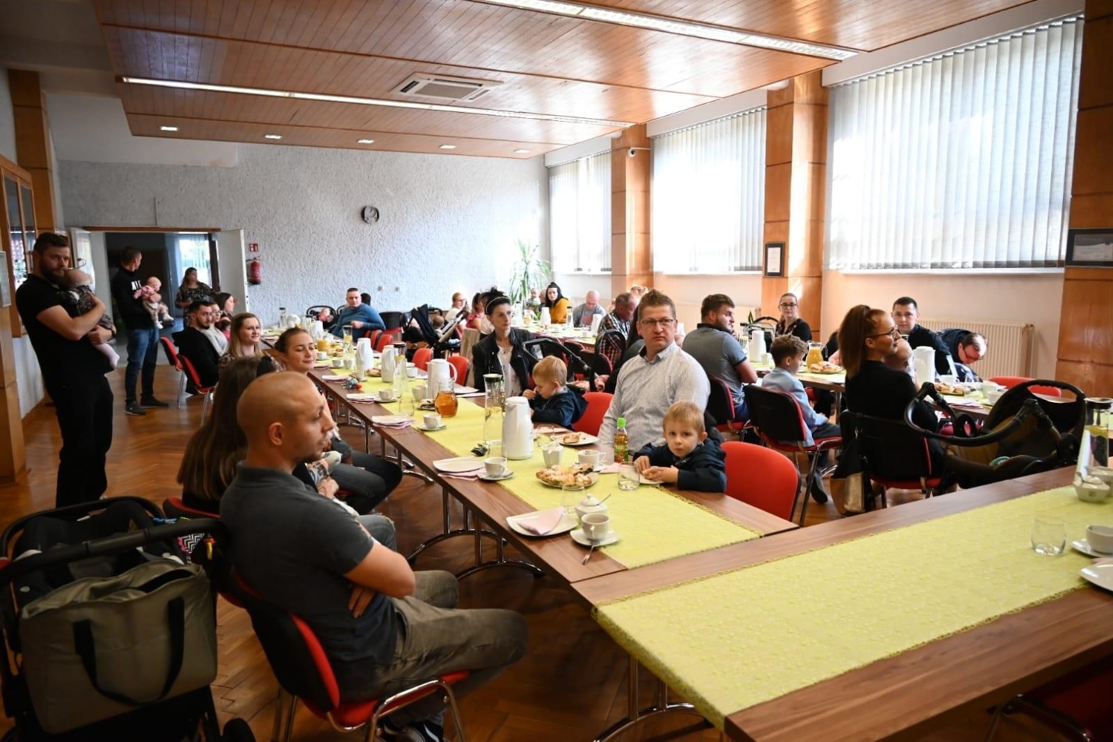 Zdjęcie w galerii na portalu naszraciborz.pl: W gminie Krzyżanowice powitano najmłodszych obywateli [FOTO] wiadomości z regionu