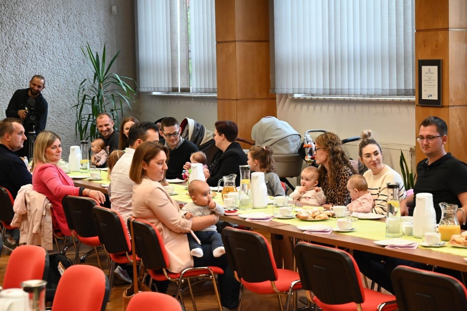 Zdjęcie w galerii na portalu naszraciborz.pl: W gminie Krzyżanowice powitano najmłodszych obywateli [FOTO] wiadomości z regionu