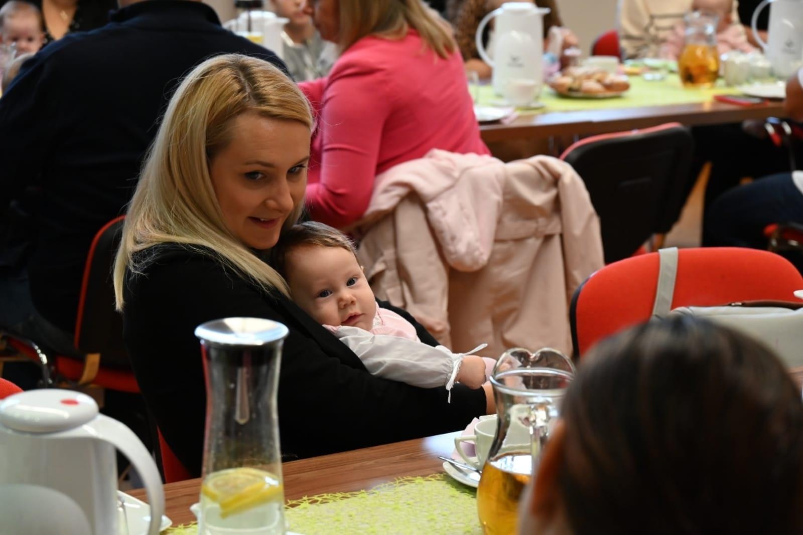 Zdjęcie w galerii na portalu naszraciborz.pl: W gminie Krzyżanowice powitano najmłodszych obywateli [FOTO] wiadomości z regionu