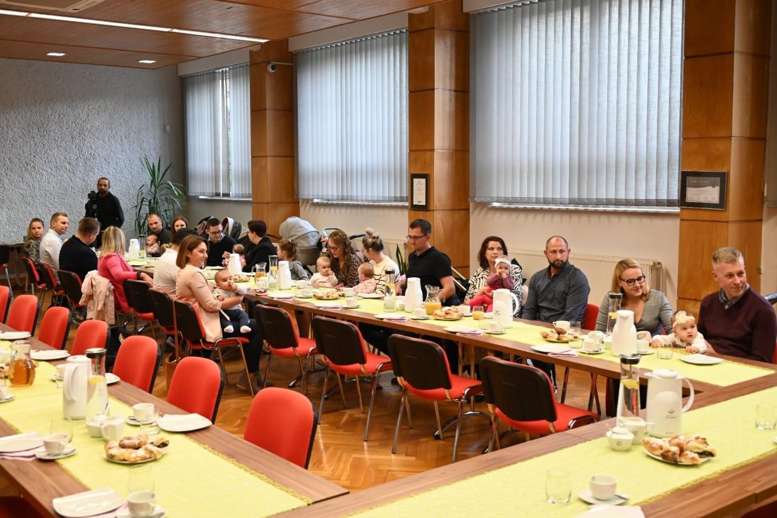 Zdjęcie w galerii na portalu naszraciborz.pl: W gminie Krzyżanowice powitano najmłodszych obywateli [FOTO] wiadomości z regionu