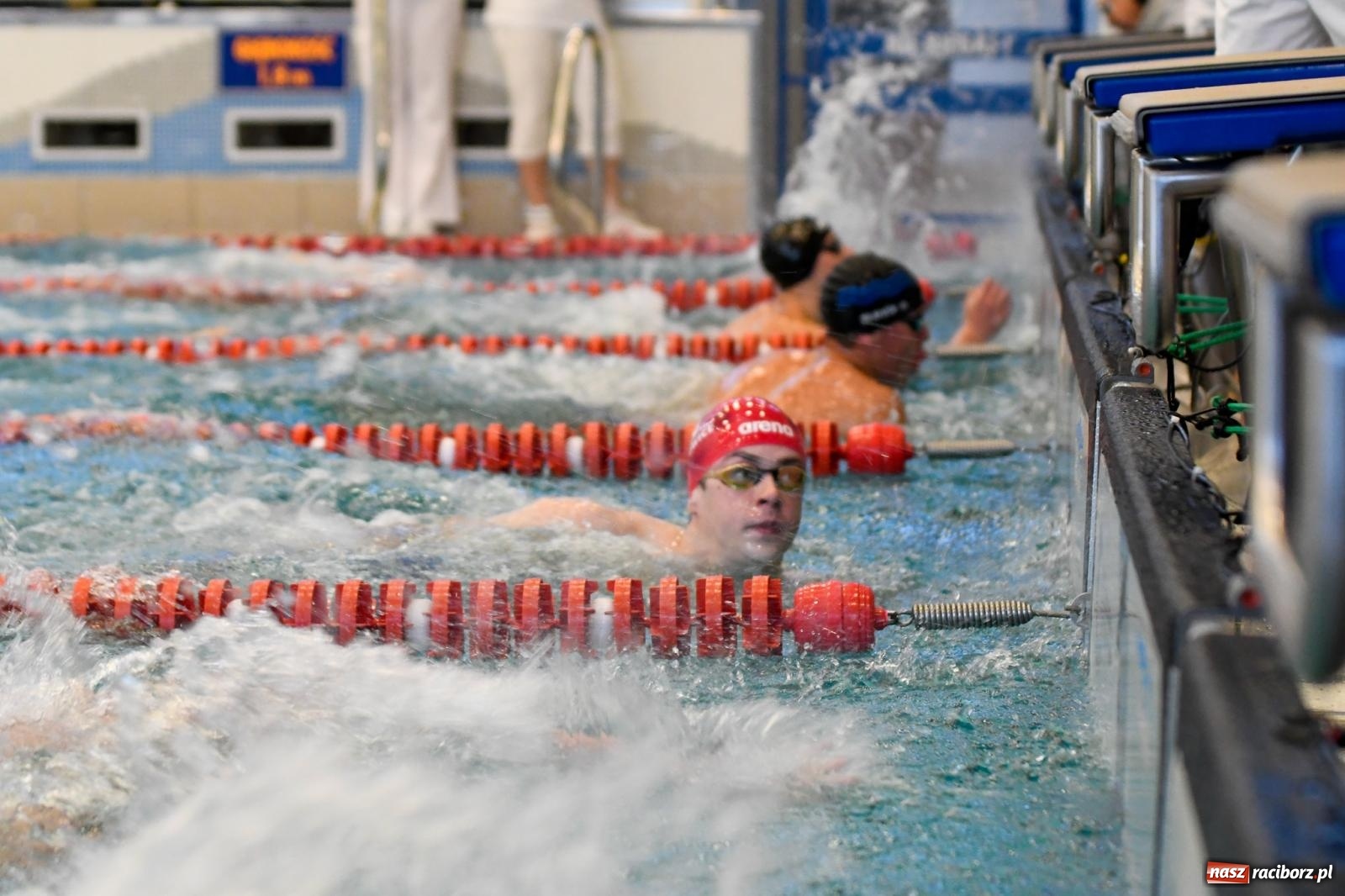 Zdjęcie w galerii na portalu naszraciborz.pl: Pływackie sprinty w Raciborzu. Stawką Puchar Marszałka wiadomości z regionu