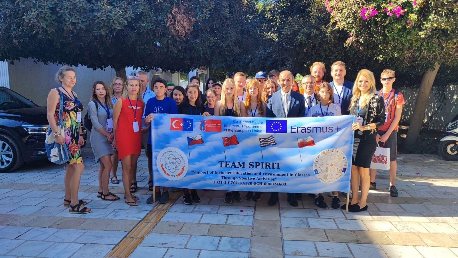 Zdjęcie w galerii na portalu naszraciborz.pl: Erasmus+. Ekipa z SP 1 na Ostrogu w Turcji wiadomości z regionu