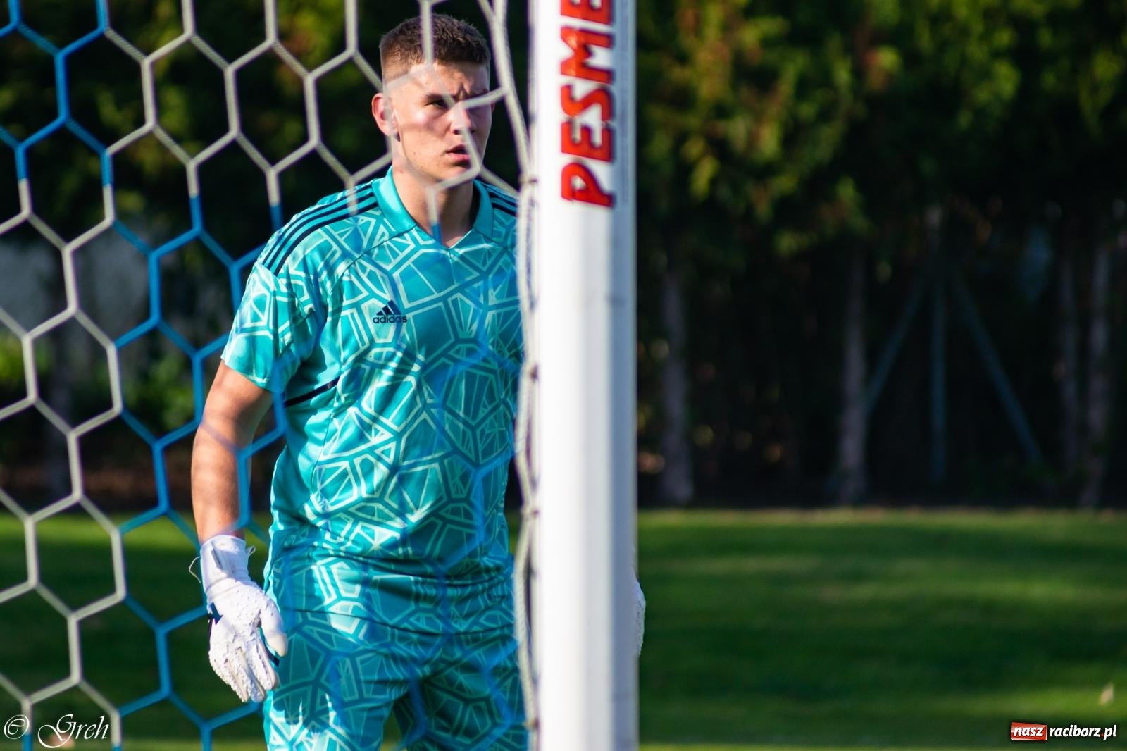 Zdjęcie w galerii na portalu naszraciborz.pl: Kolejarz Chałupki z kolejną wygraną. Zabełków wciąż na dnie [FOTO] wiadomości z regionu