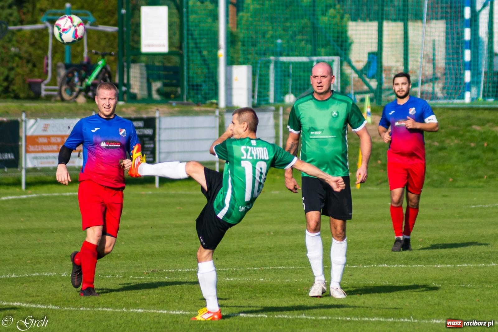 Zdjęcie w galerii na portalu naszraciborz.pl: Kolejarz Chałupki z kolejną wygraną. Zabełków wciąż na dnie [FOTO] wiadomości z regionu