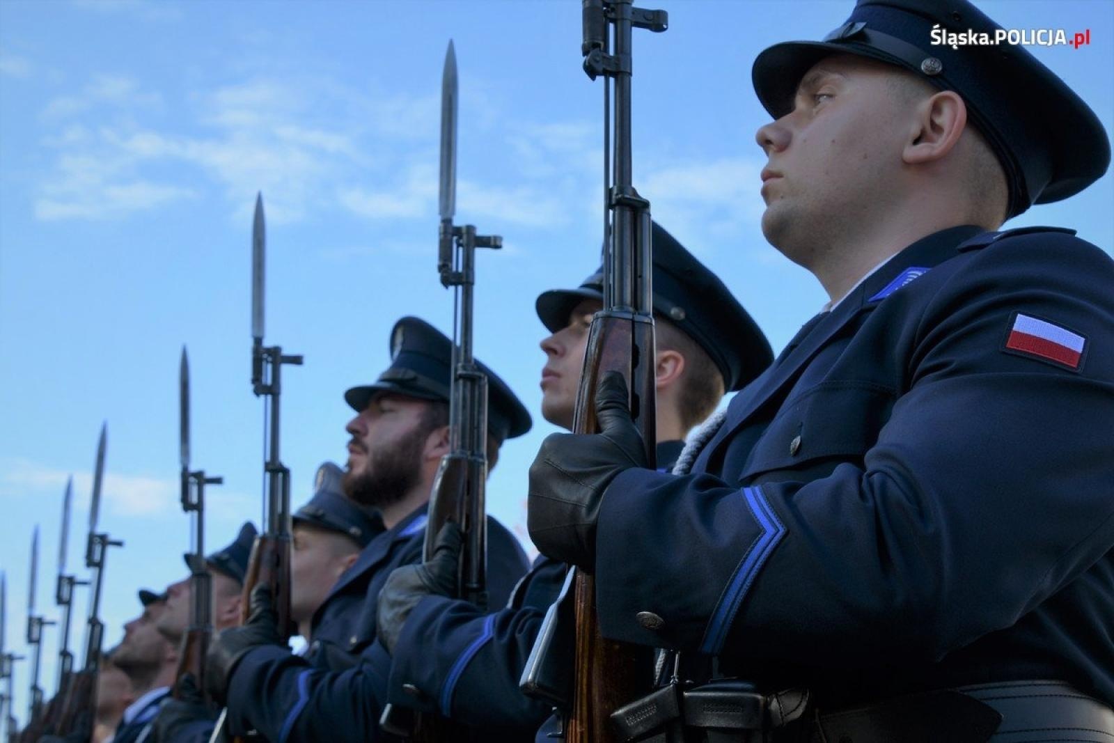 Zdjęcie w galerii na portalu naszraciborz.pl: Ślubowanie za nimi. Teraz półroczne szkolenie wiadomości z regionu