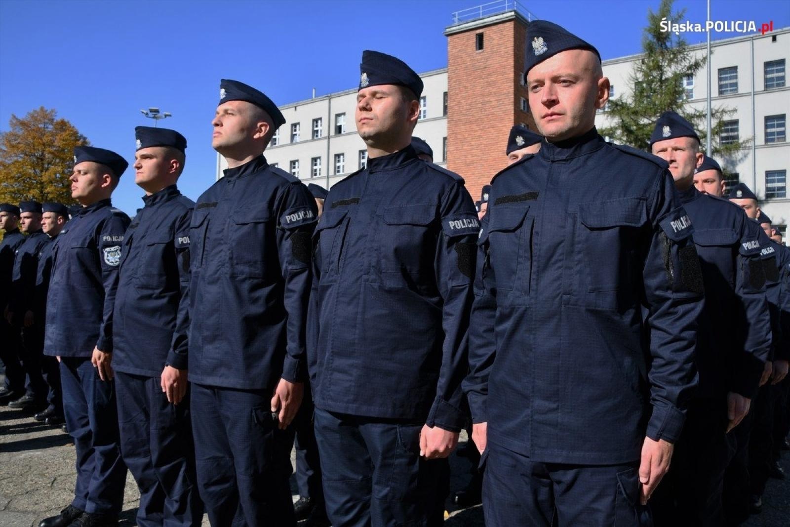 Zdjęcie w galerii na portalu naszraciborz.pl: Ślubowanie za nimi. Teraz półroczne szkolenie wiadomości z regionu