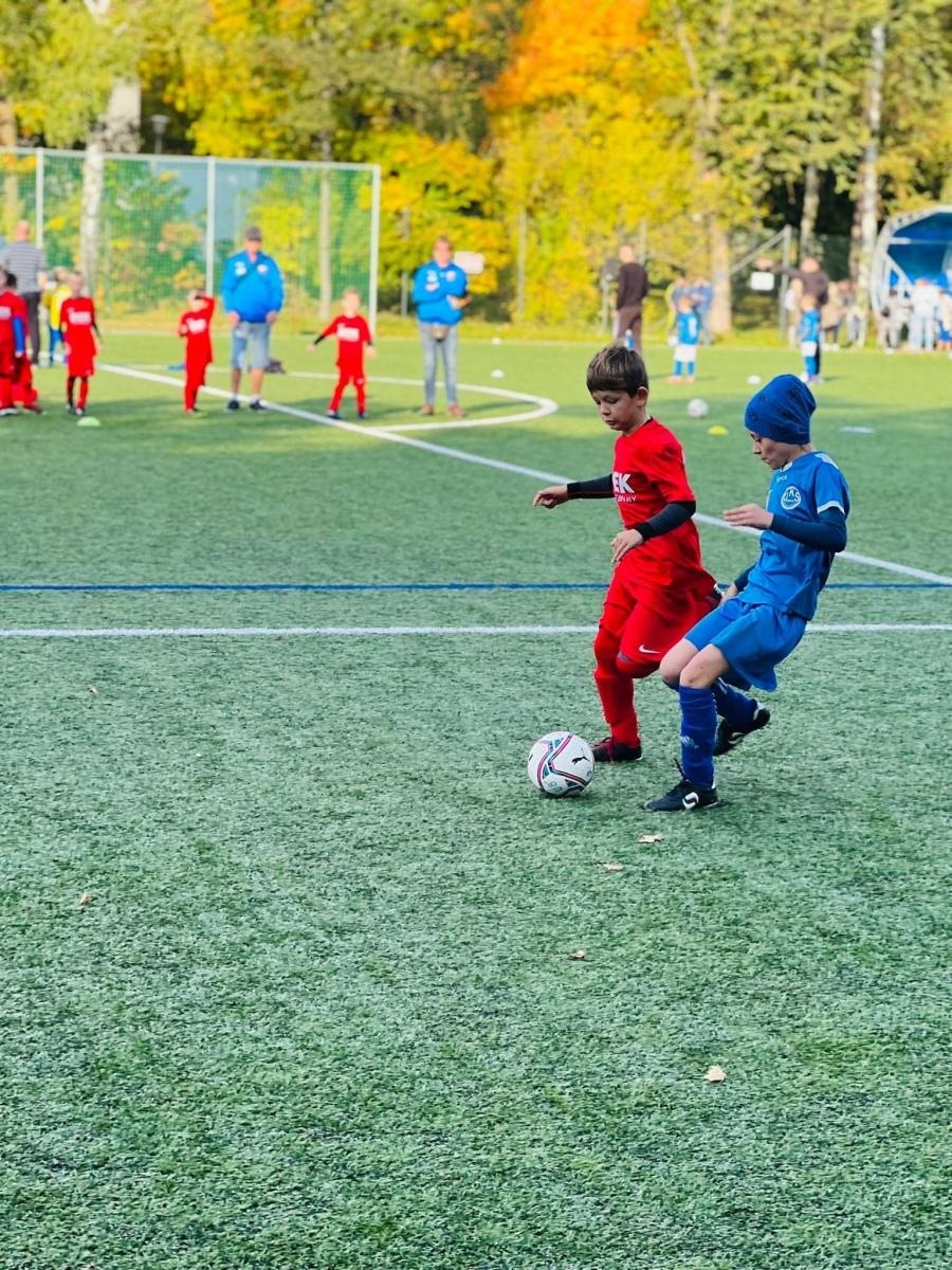 Zdjęcie w galerii na portalu naszraciborz.pl: Żaki Markowic z pucharem Starosty Poruby [FOTO] wiadomości z regionu