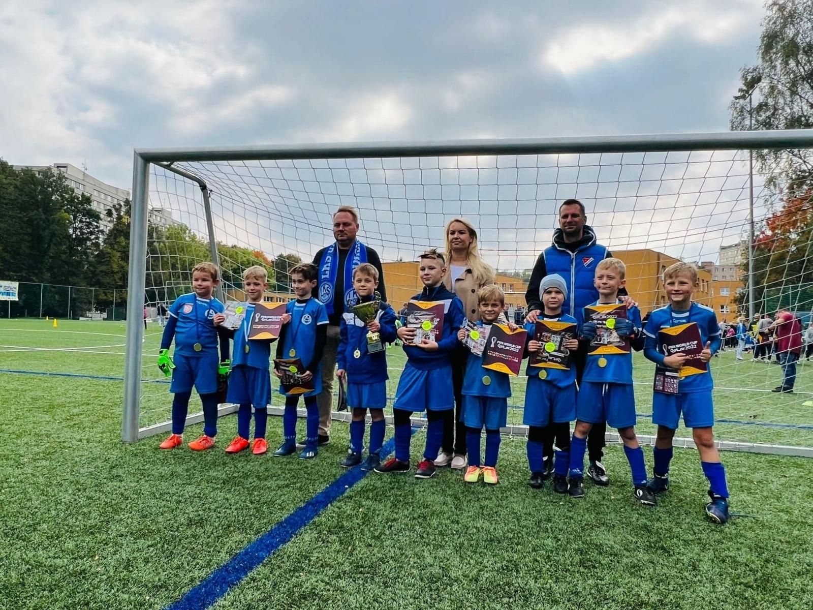 Zdjęcie w galerii na portalu naszraciborz.pl: Żaki Markowic z pucharem Starosty Poruby [FOTO] wiadomości z regionu