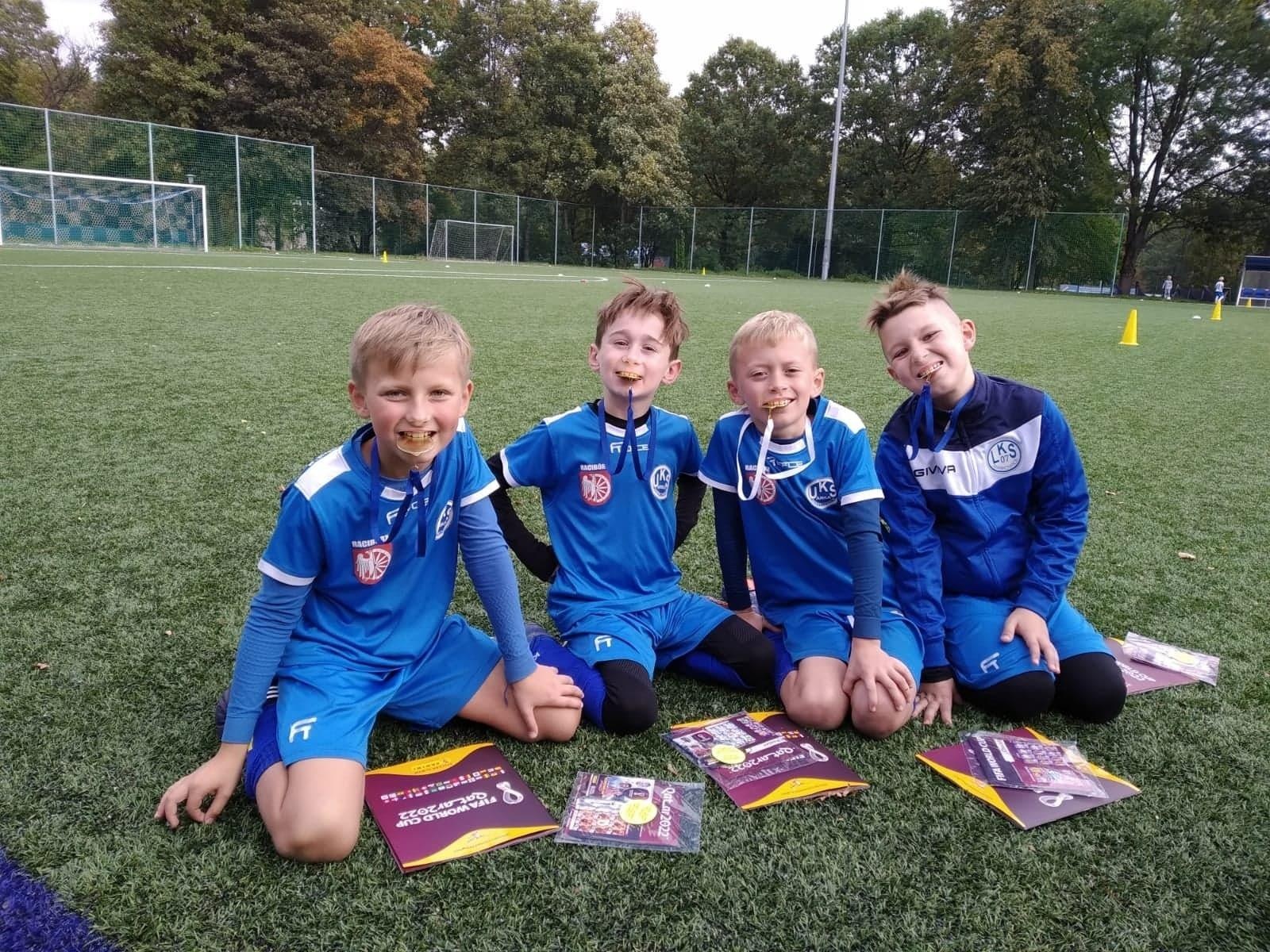 Zdjęcie w galerii na portalu naszraciborz.pl: Żaki Markowic z pucharem Starosty Poruby [FOTO] wiadomości z regionu