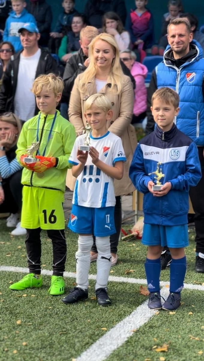 Zdjęcie w galerii na portalu naszraciborz.pl: Żaki Markowic z pucharem Starosty Poruby [FOTO] wiadomości z regionu