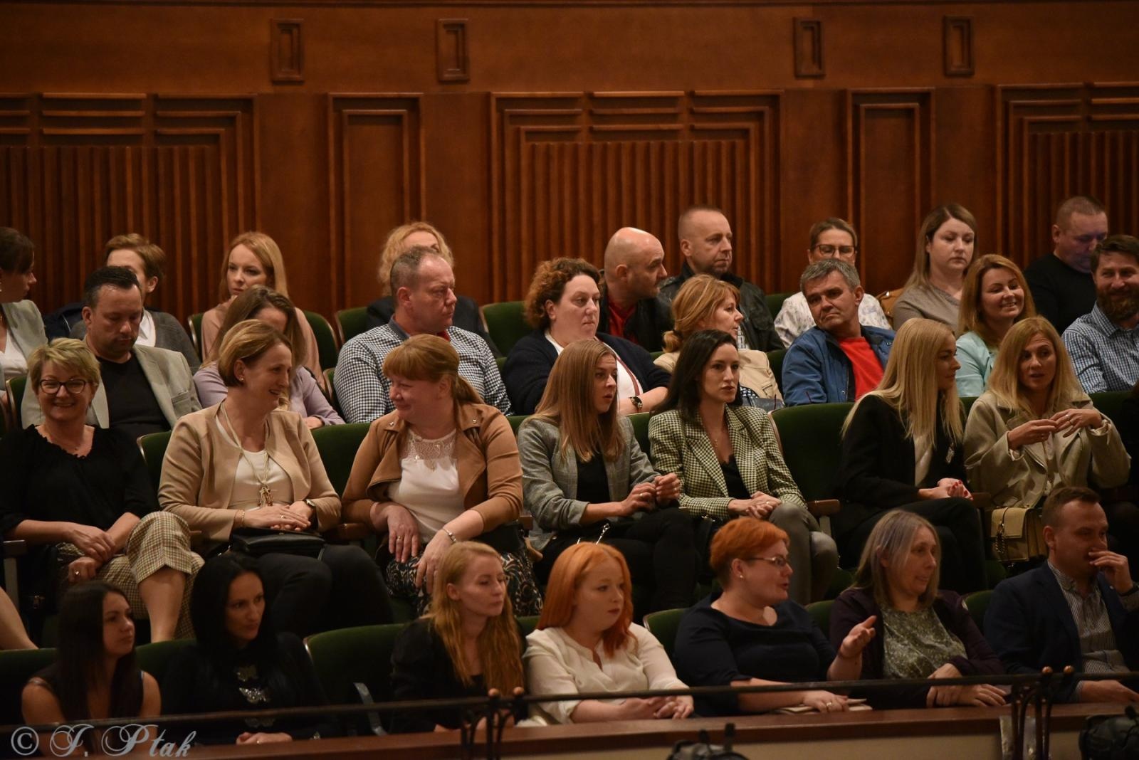 Zdjęcie w galerii na portalu naszraciborz.pl: Goło i wesoło na deskach RCK [FOTO] wiadomości z regionu