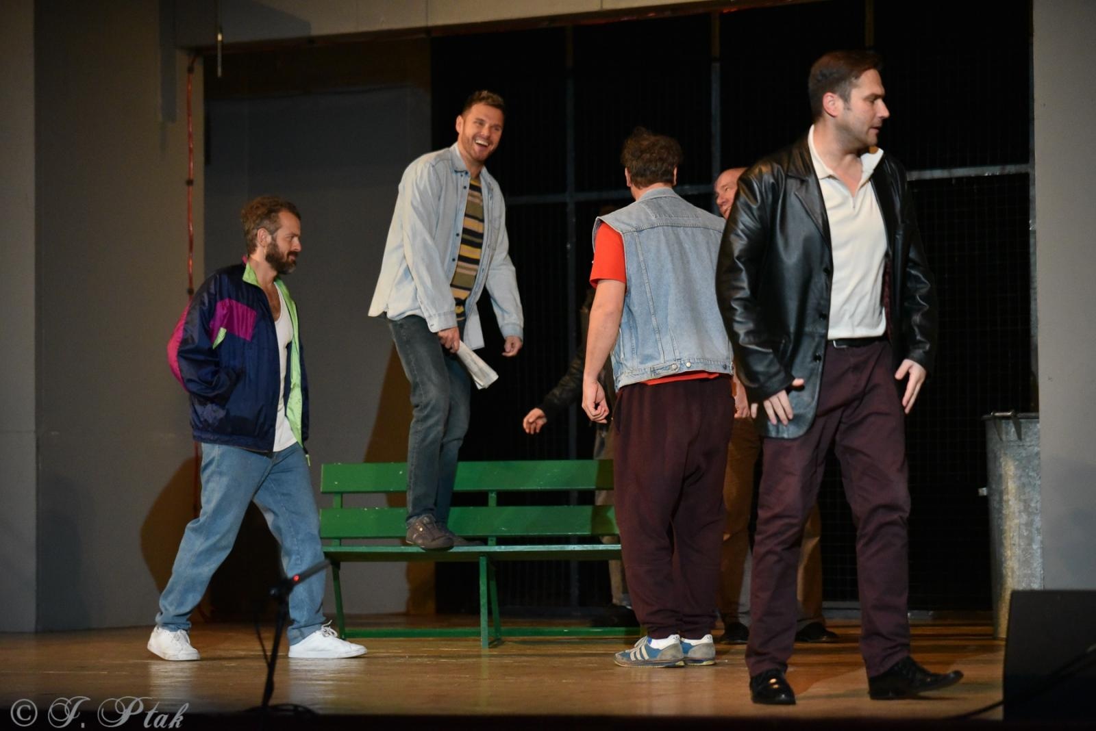 Zdjęcie w galerii na portalu naszraciborz.pl: Goło i wesoło na deskach RCK [FOTO] wiadomości z regionu