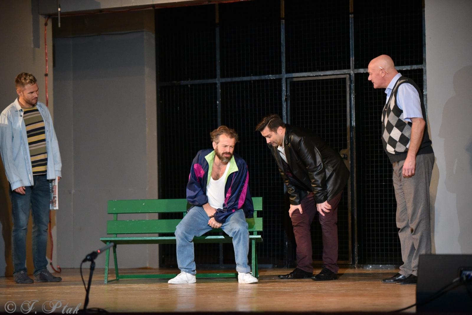 Zdjęcie w galerii na portalu naszraciborz.pl: Goło i wesoło na deskach RCK [FOTO] wiadomości z regionu