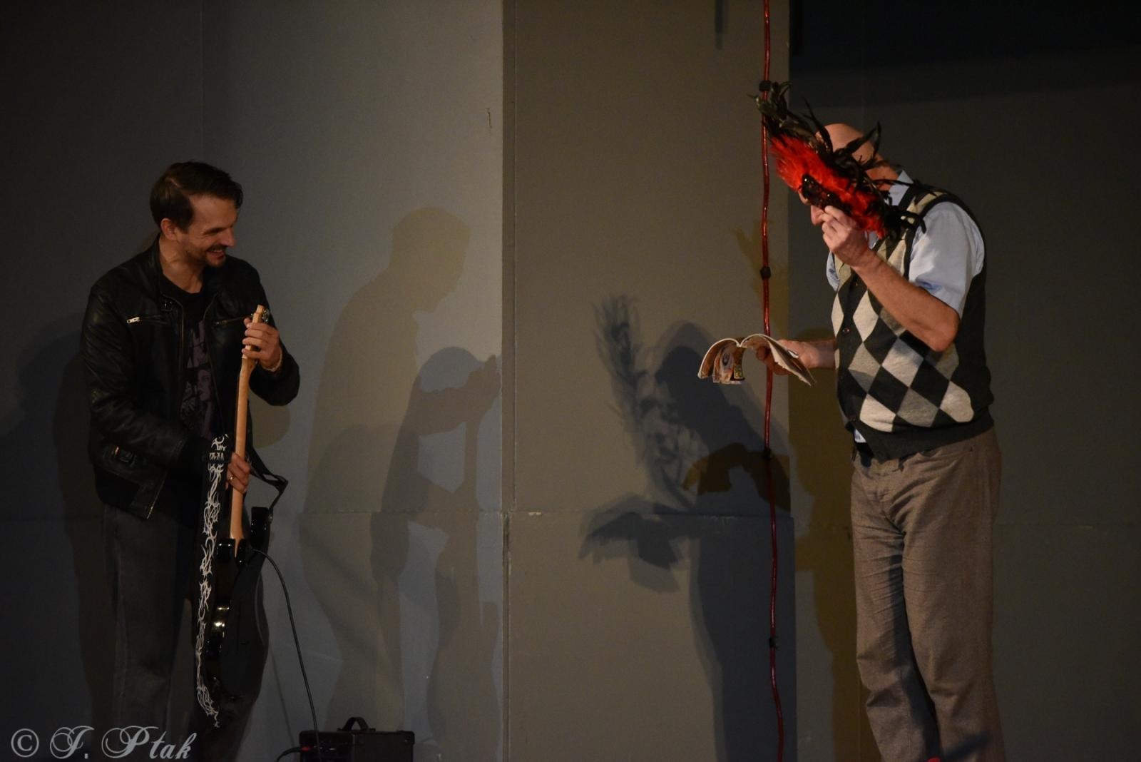 Zdjęcie w galerii na portalu naszraciborz.pl: Goło i wesoło na deskach RCK [FOTO] wiadomości z regionu