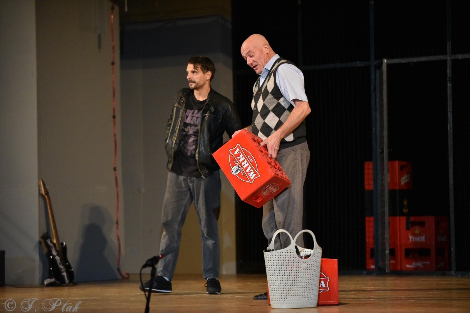 Zdjęcie w galerii na portalu naszraciborz.pl: Goło i wesoło na deskach RCK [FOTO] wiadomości z regionu