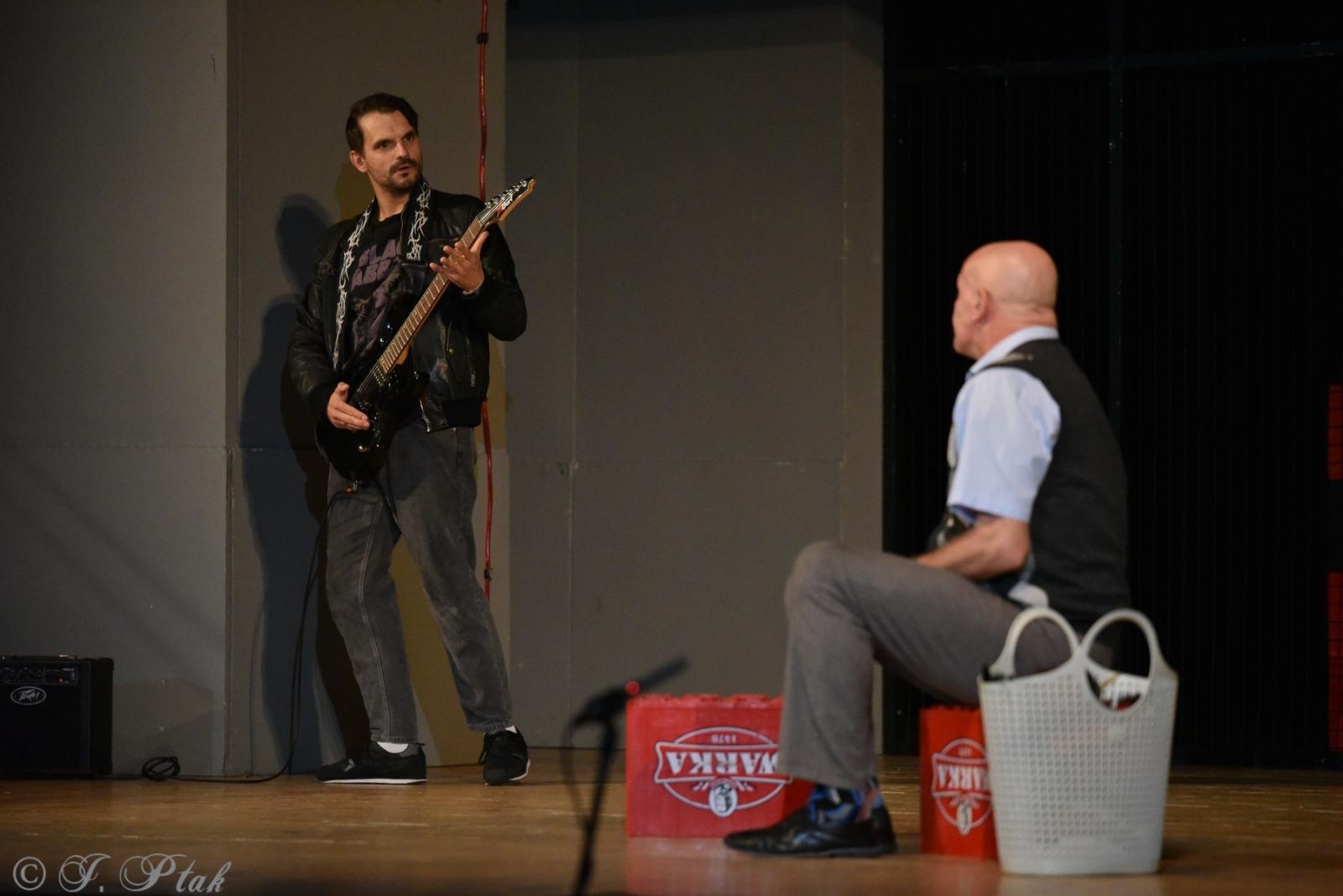 Zdjęcie w galerii na portalu naszraciborz.pl: Goło i wesoło na deskach RCK [FOTO] wiadomości z regionu