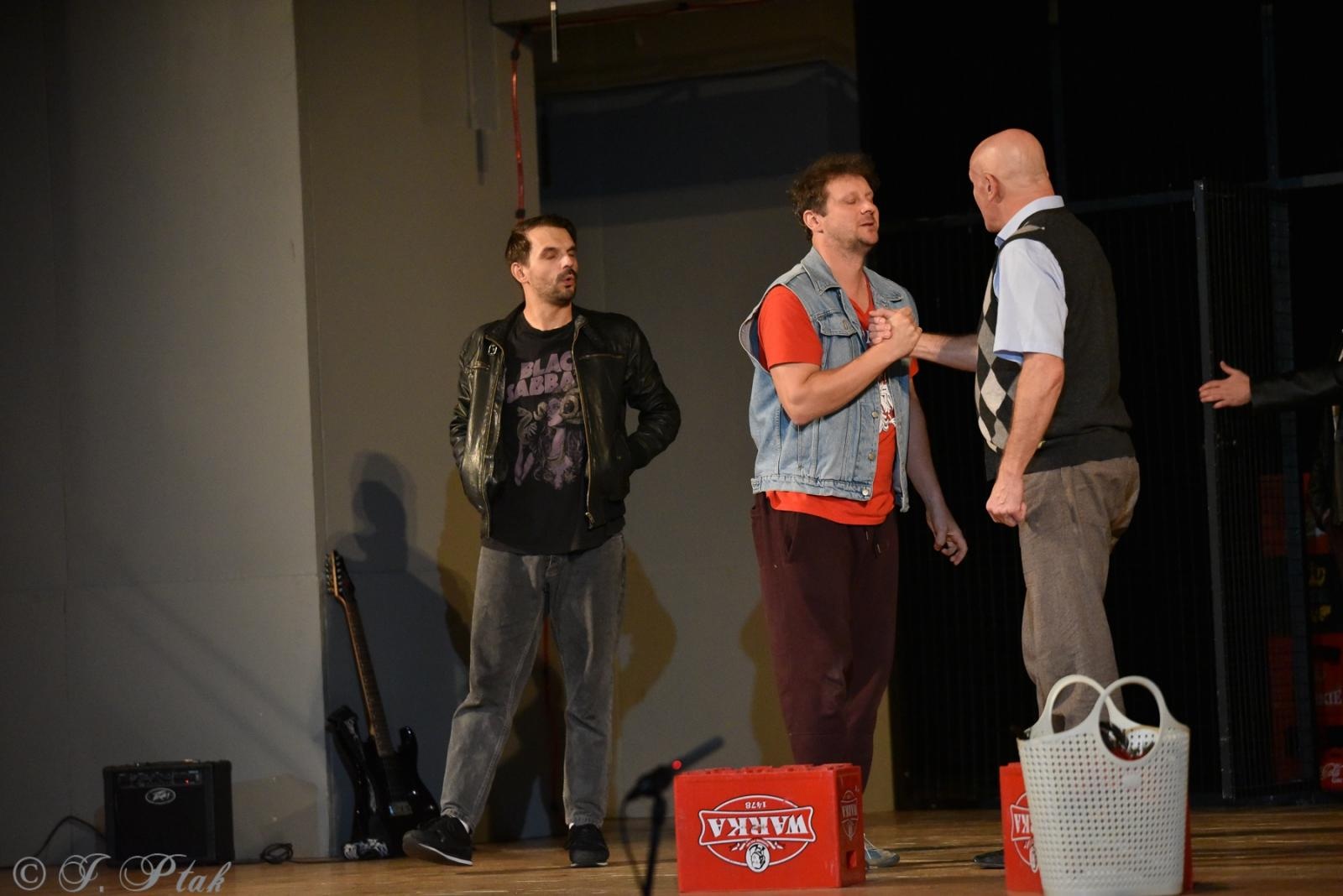 Zdjęcie w galerii na portalu naszraciborz.pl: Goło i wesoło na deskach RCK [FOTO] wiadomości z regionu