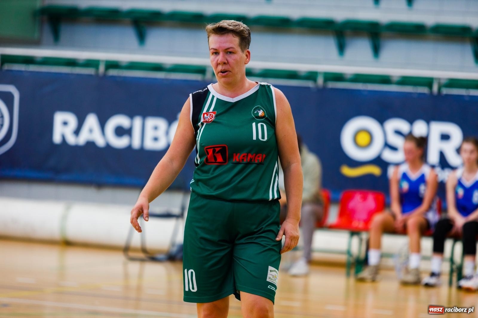 Zdjęcie w galerii na portalu naszraciborz.pl: Koszykarski dreszczowiec w hali przy Łąkowej [FOTO] wiadomości z regionu