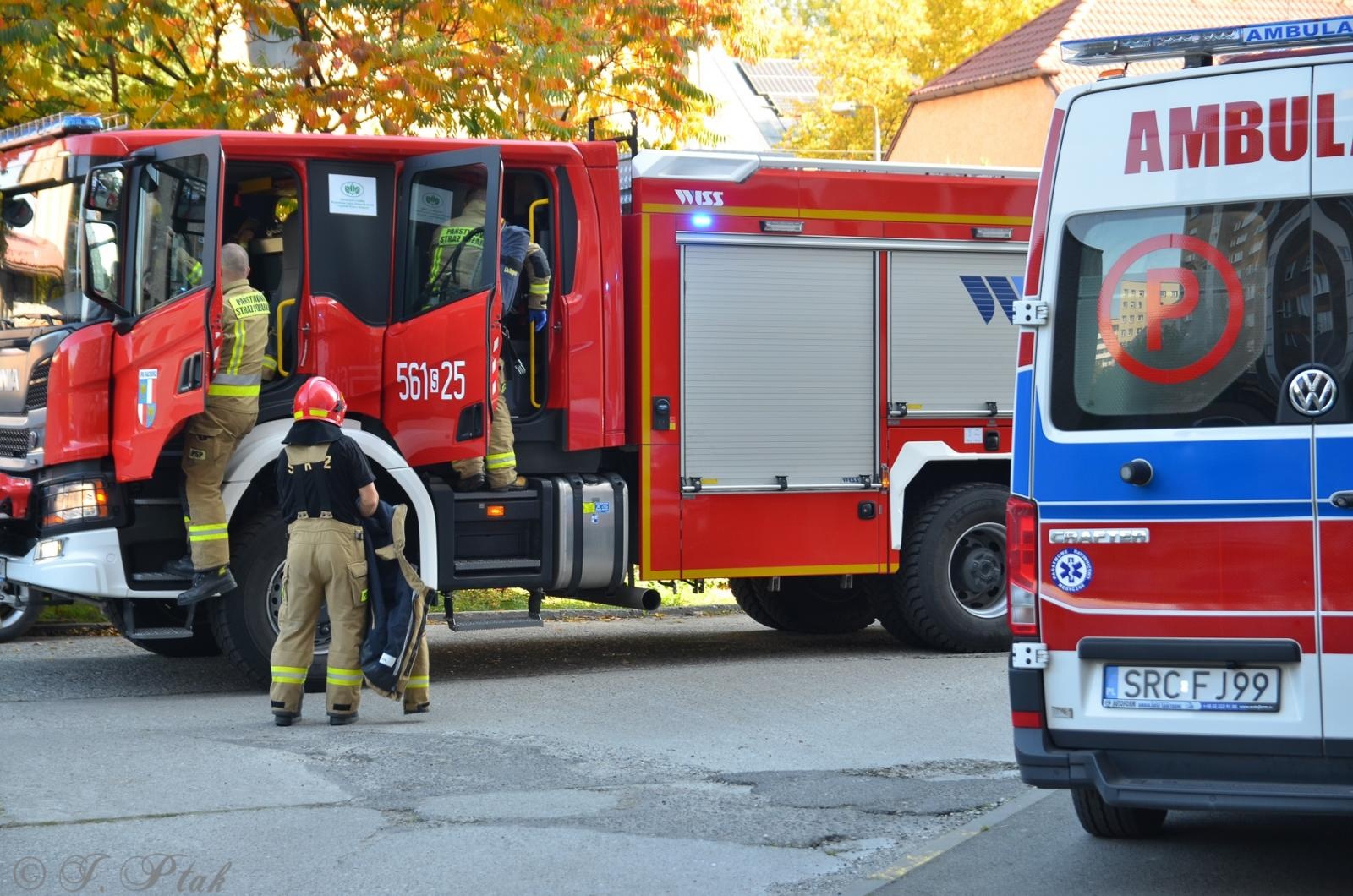 Zdjęcie w galerii na portalu naszraciborz.pl: Wszystkie służby na Katowickiej. Nie żyje mężczyzna wiadomości z regionu