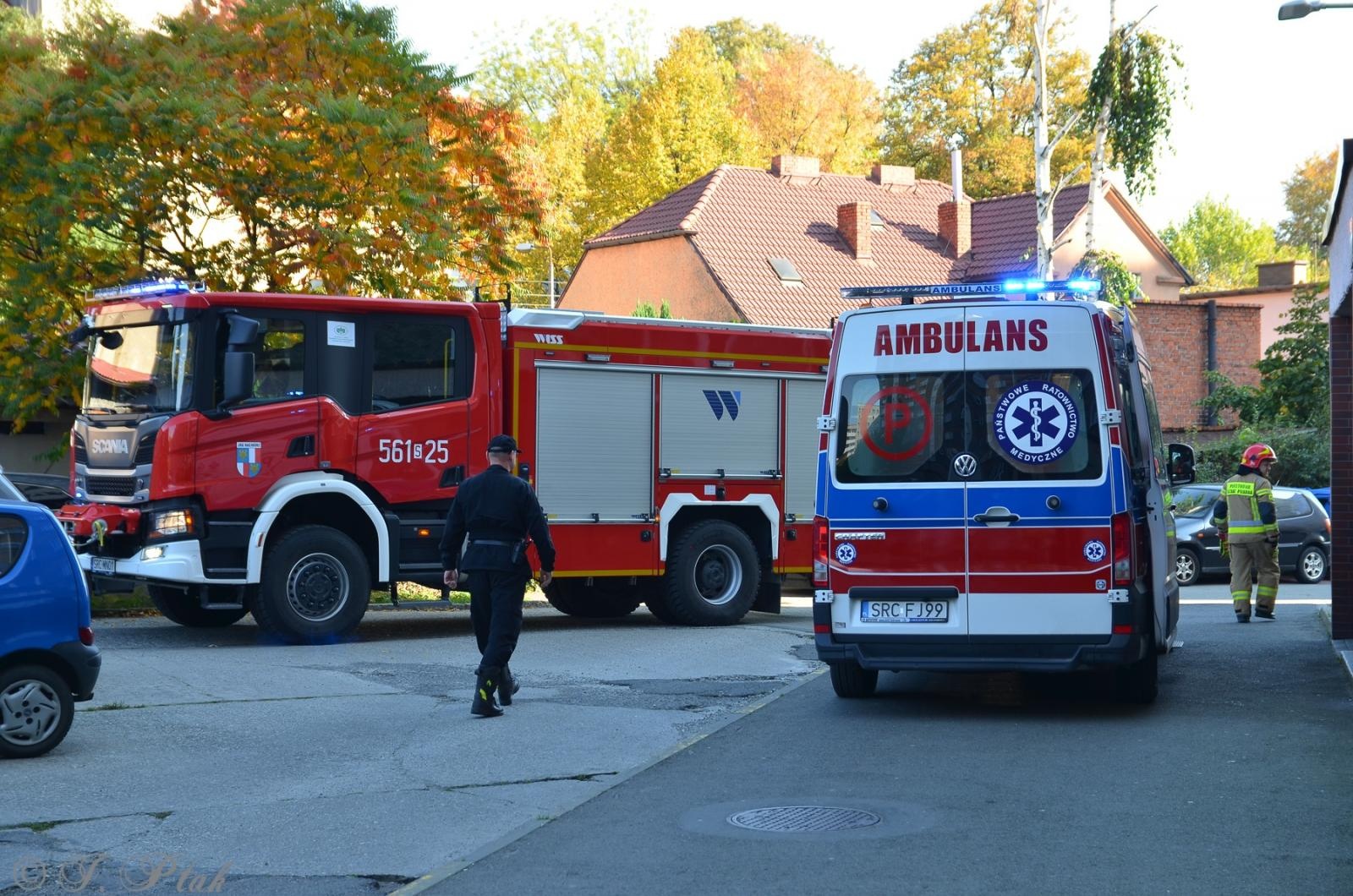Zdjęcie w galerii na portalu naszraciborz.pl: Wszystkie służby na Katowickiej. Nie żyje mężczyzna wiadomości z regionu