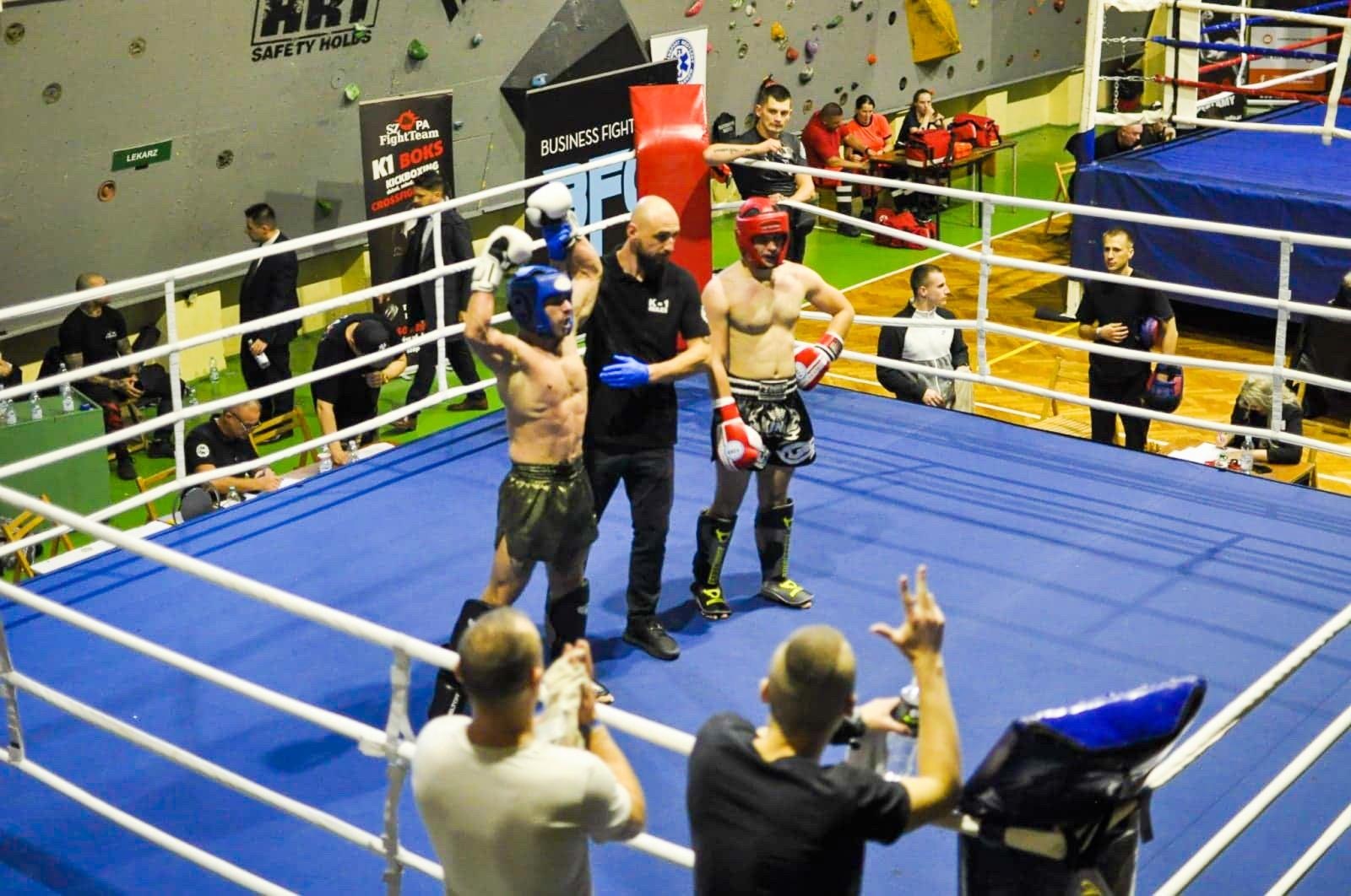 Zdjęcie w galerii na portalu naszraciborz.pl: K1 Battle of Warriors w Krakowie. Raciborzanie wracają z tarczą wiadomości z regionu