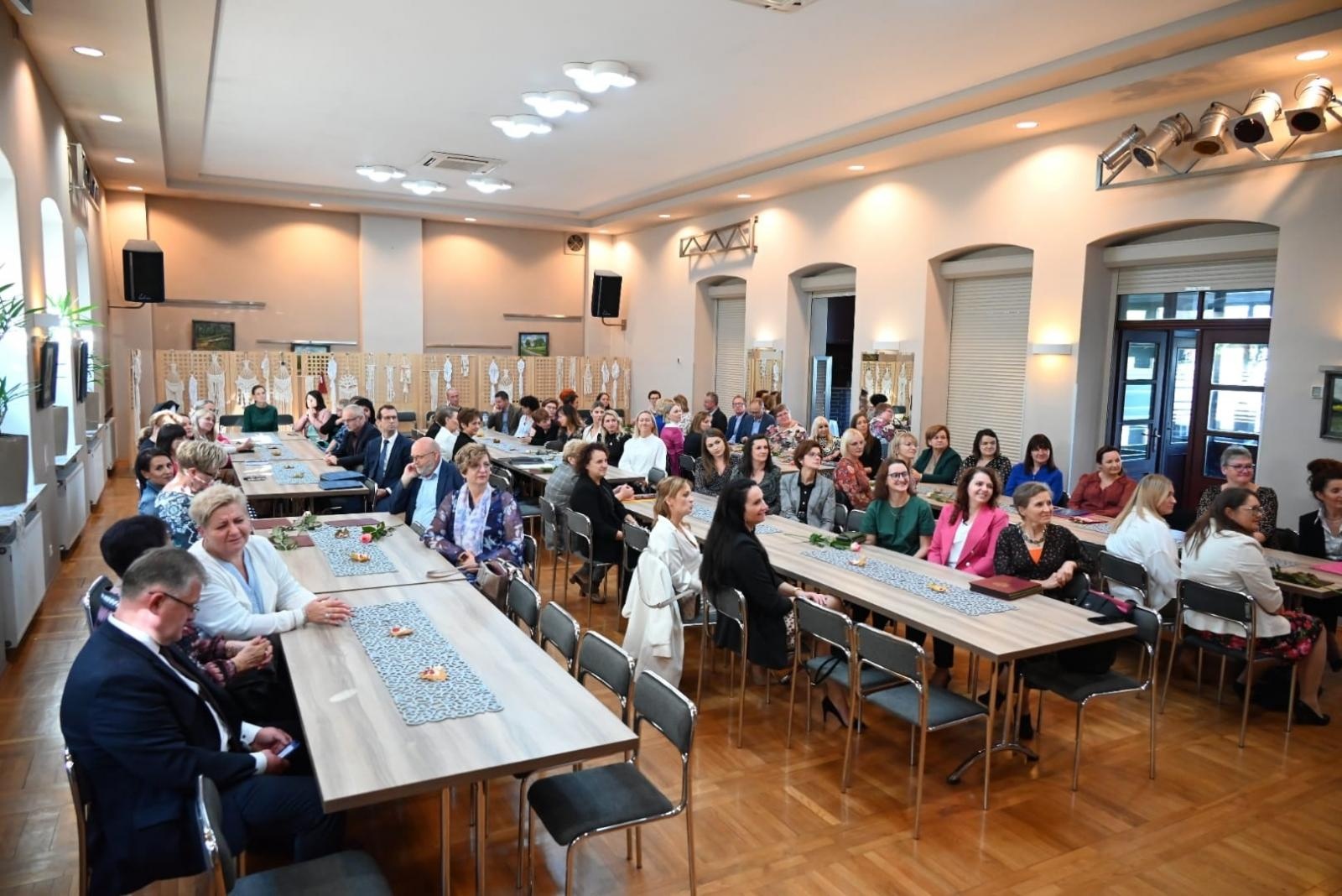 Zdjęcie w galerii na portalu naszraciborz.pl: W gminie Krzyżanowice obchodzono Dzień Edukacji Narodowej wiadomości z regionu