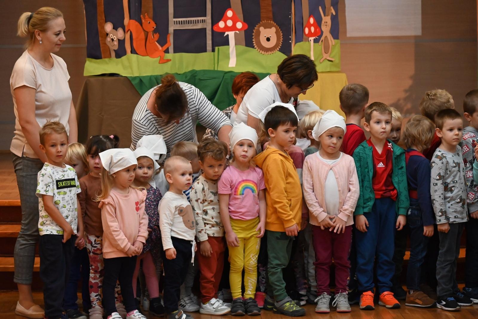 Zdjęcie w galerii na portalu naszraciborz.pl: W Tworkowie kisili kapustę po staremu wiadomości z regionu