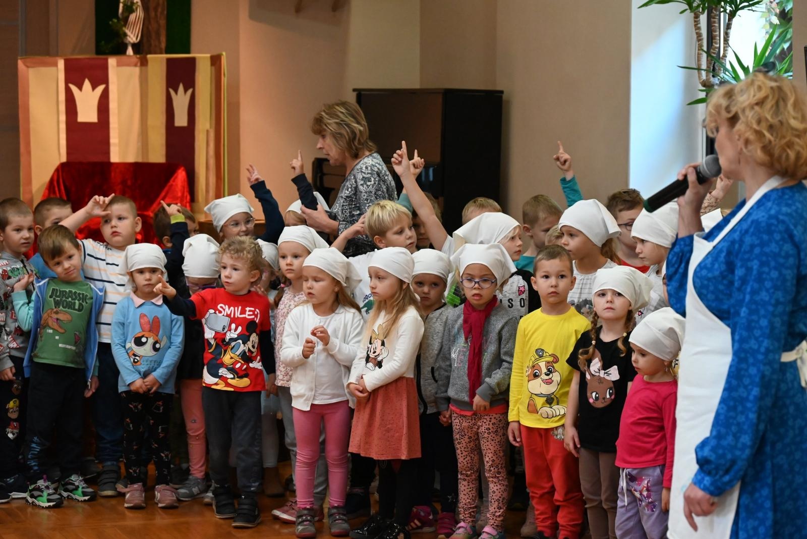 Zdjęcie w galerii na portalu naszraciborz.pl: W Tworkowie kisili kapustę po staremu wiadomości z regionu