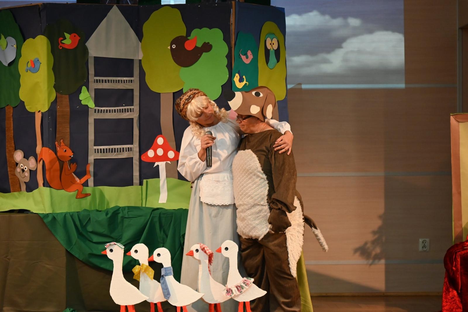 Zdjęcie w galerii na portalu naszraciborz.pl: W Tworkowie kisili kapustę po staremu wiadomości z regionu