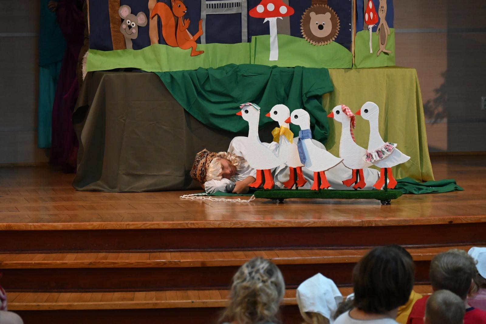 Zdjęcie w galerii na portalu naszraciborz.pl: W Tworkowie kisili kapustę po staremu wiadomości z regionu