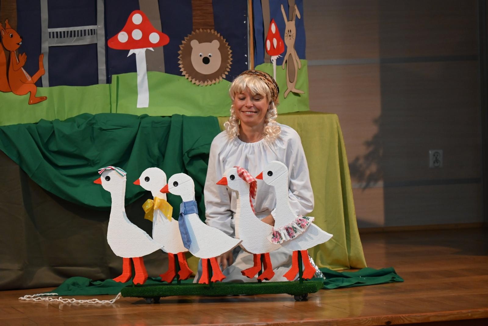 Zdjęcie w galerii na portalu naszraciborz.pl: W Tworkowie kisili kapustę po staremu wiadomości z regionu