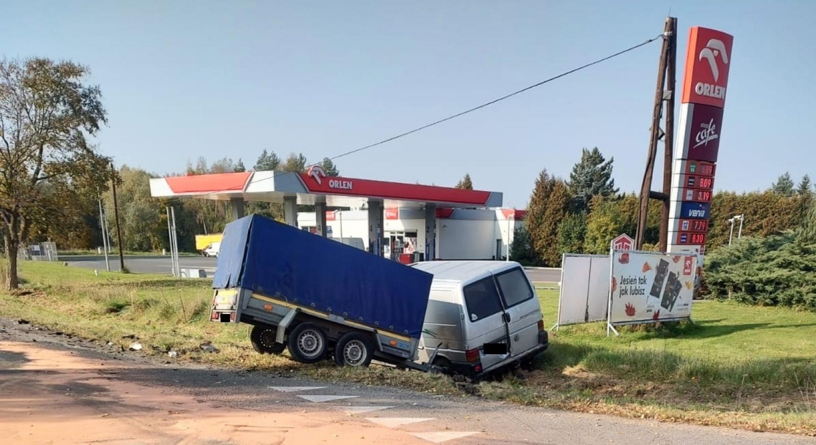 Zdjęcie w galerii na portalu naszraciborz.pl: Zderzenie trzech aut przy Orlenie w Rzuchowie wiadomości z regionu