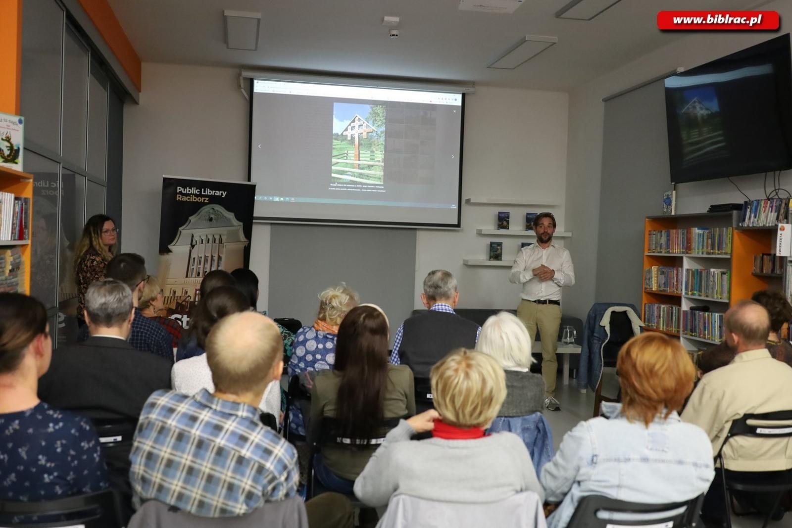 Zdjęcie w galerii na portalu naszraciborz.pl: Tomasz Grzywaczewski opowiedział w bibliotece o dawnych granicach i współczesnych konfliktach wiadomości z regionu
